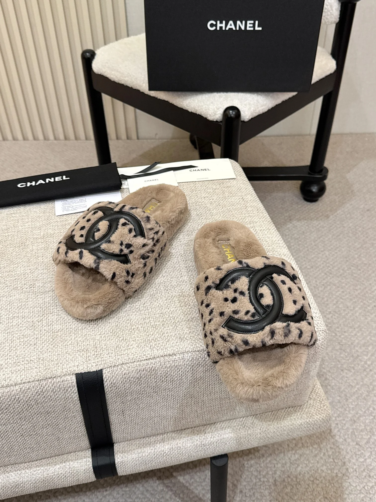 CHANEL Slides Wool Beige-Black EU35-42 A80202609110514 - Image 4