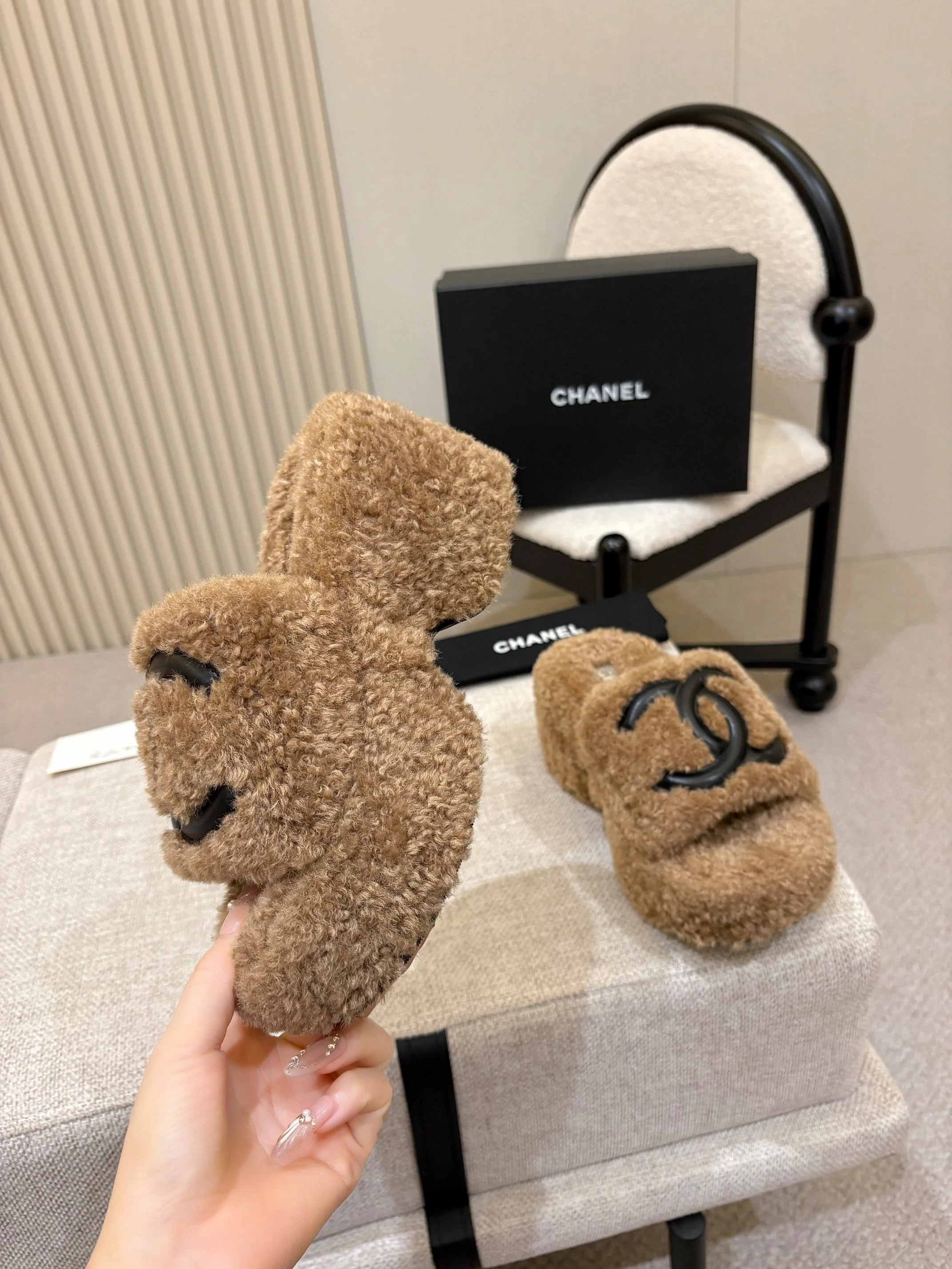 CHANEL Slides Wool Brown-Black EU35-40 B20202609110560 - Image 10