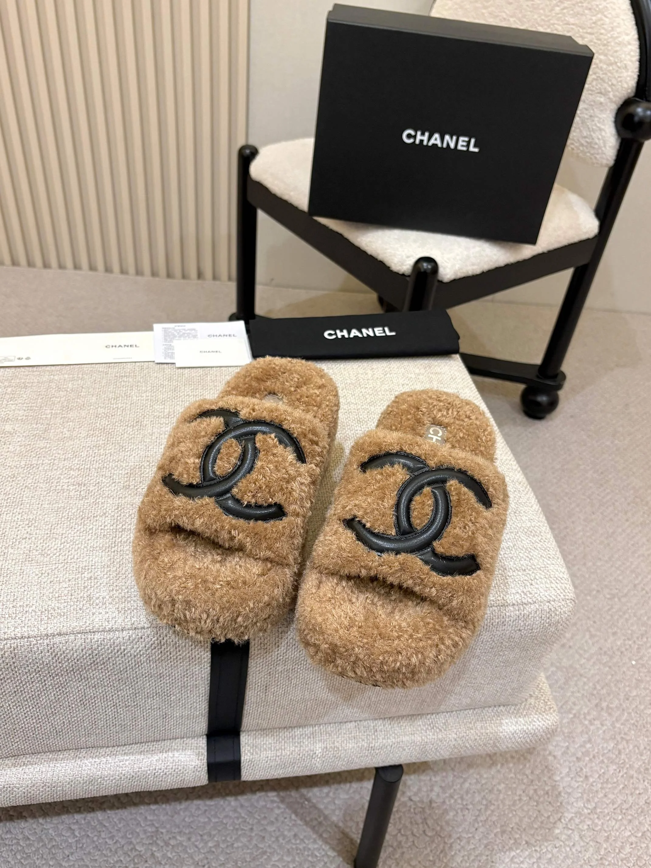CHANEL Slides Wool Brown-Black EU35-40 B20202609110560 - Image 4