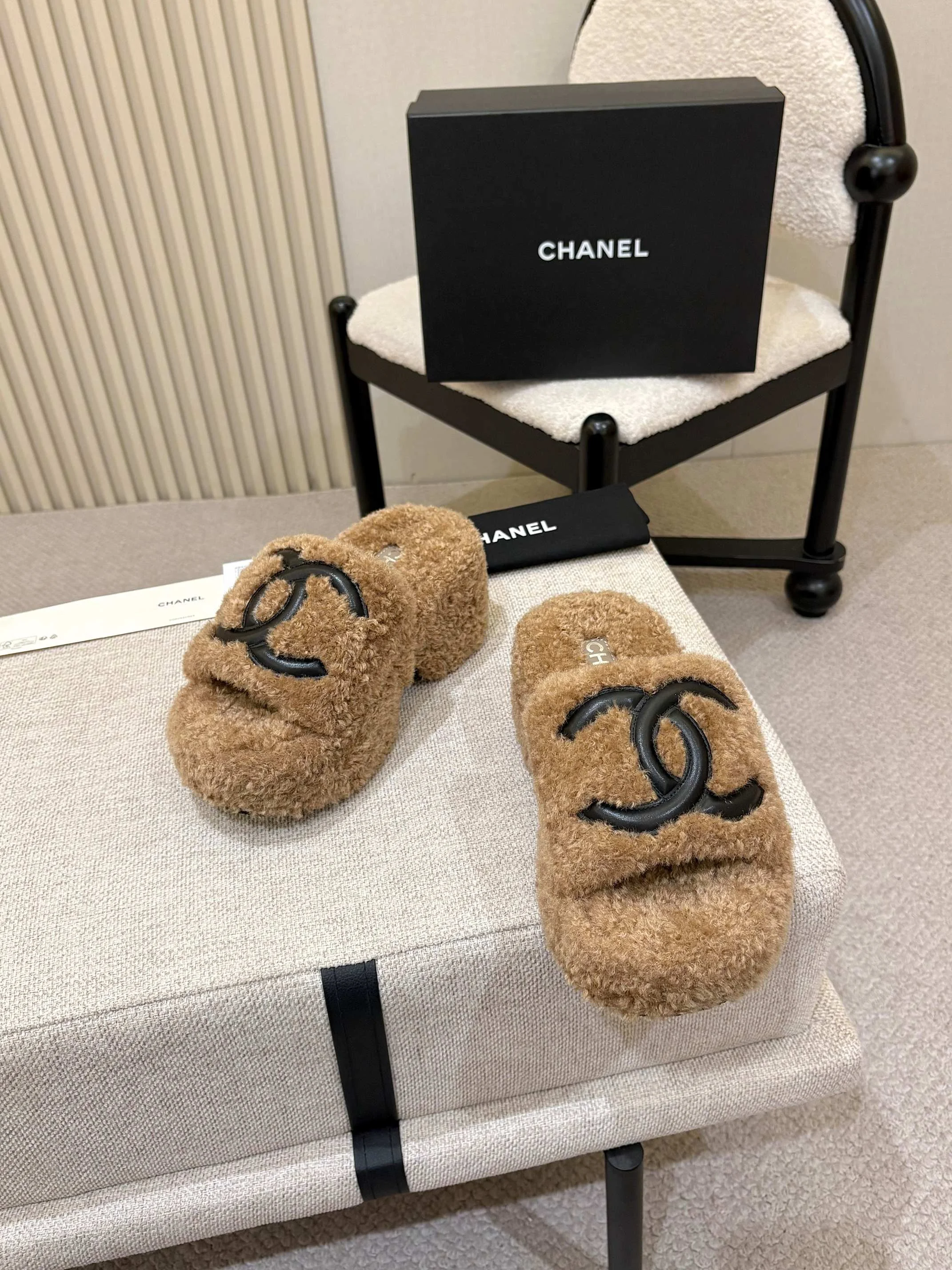 CHANEL Slides Wool Brown-Black EU35-40 B20202609110560 - Image 5