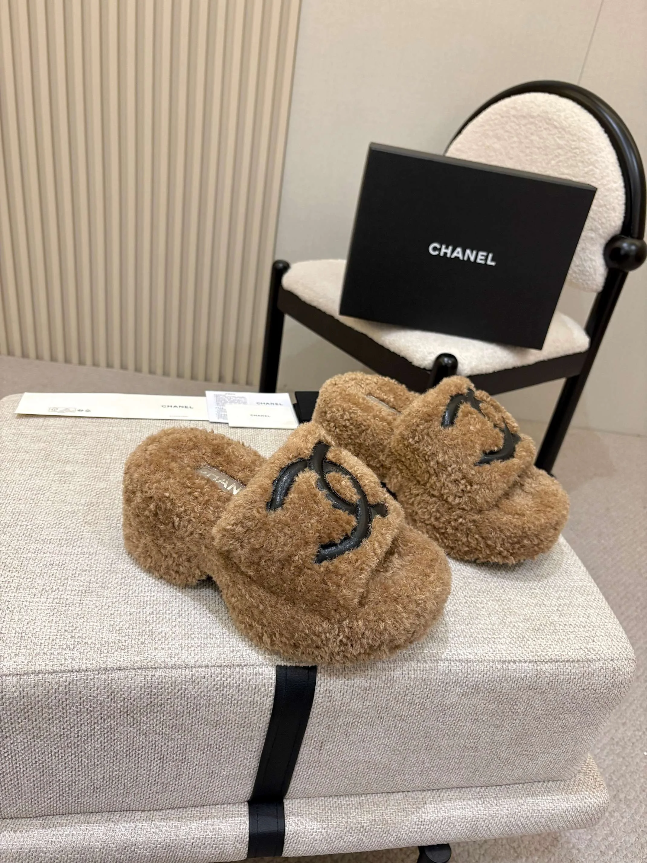 CHANEL Slides Wool Brown-Black EU35-40 B20202609110560 - Image 6