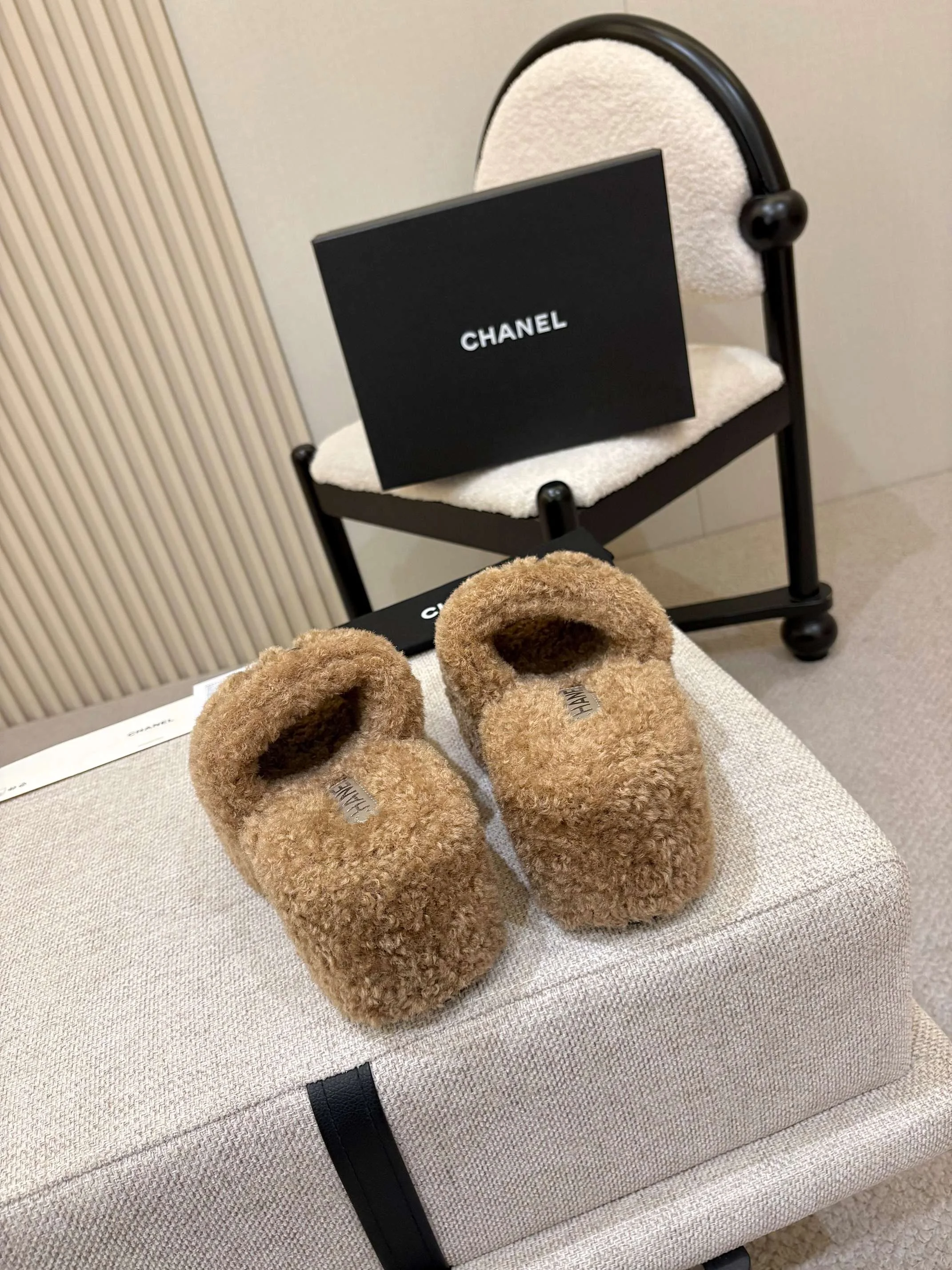 CHANEL Slides Wool Brown-Black EU35-40 B20202609110560 - Image 7