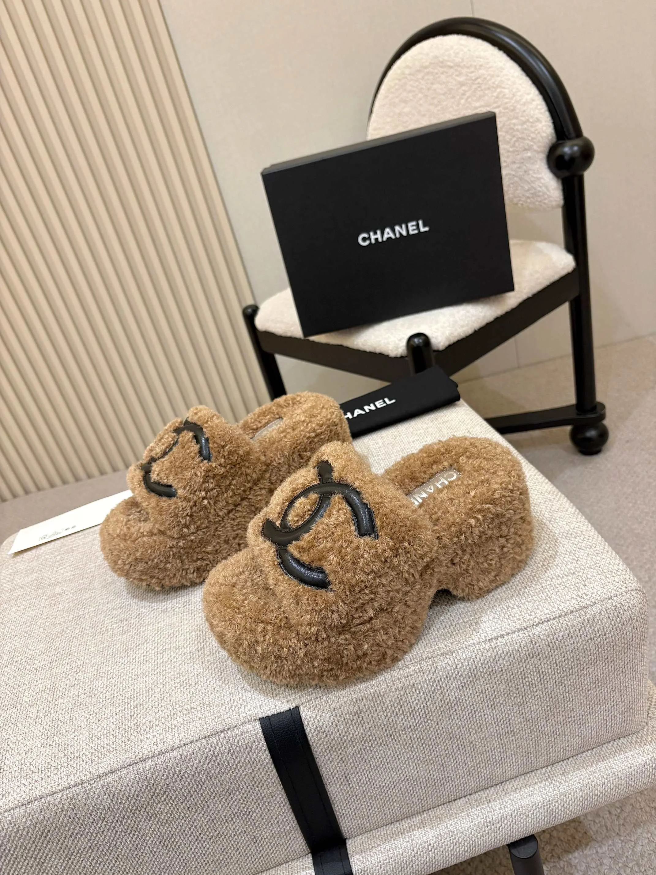 CHANEL Slides Wool Brown-Black EU35-40 B20202609110560 - Image 9