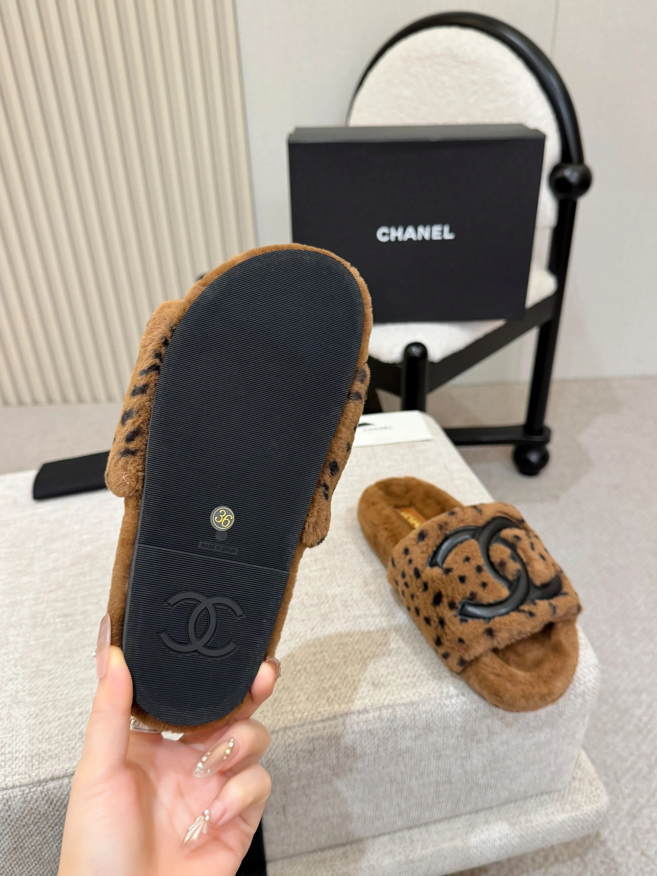CHANEL Slides Wool Brown-Black EU35-42 A80202609110515 - Image 10