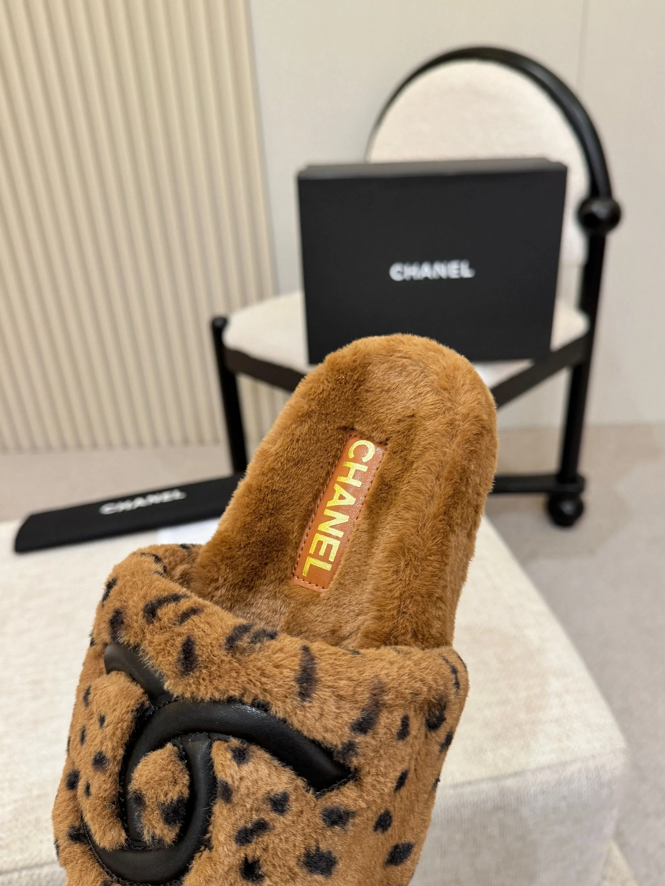CHANEL Slides Wool Brown-Black EU35-42 A80202609110515 - Image 2