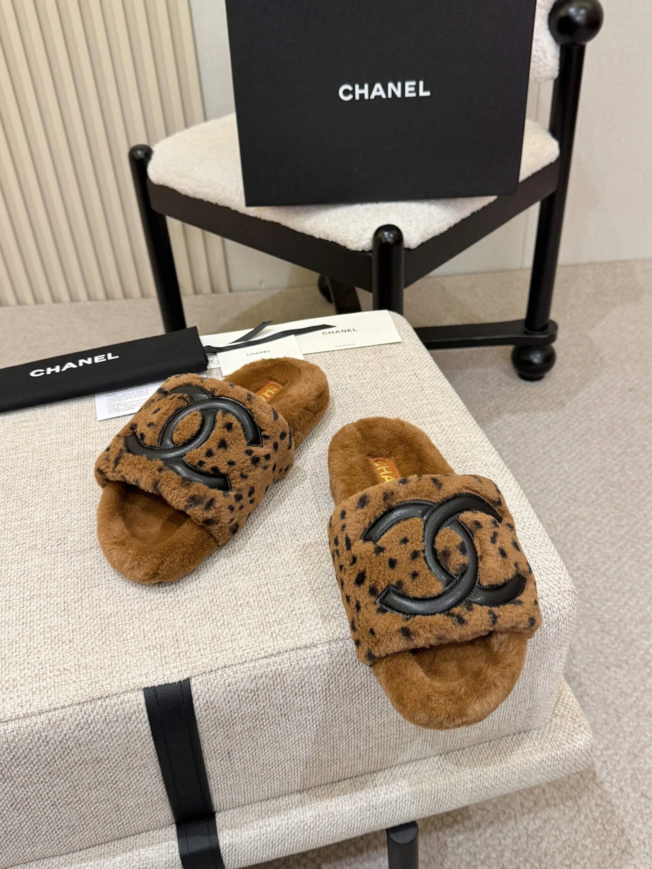 CHANEL Slides Wool Brown-Black EU35-42 A80202609110515 - Image 4
