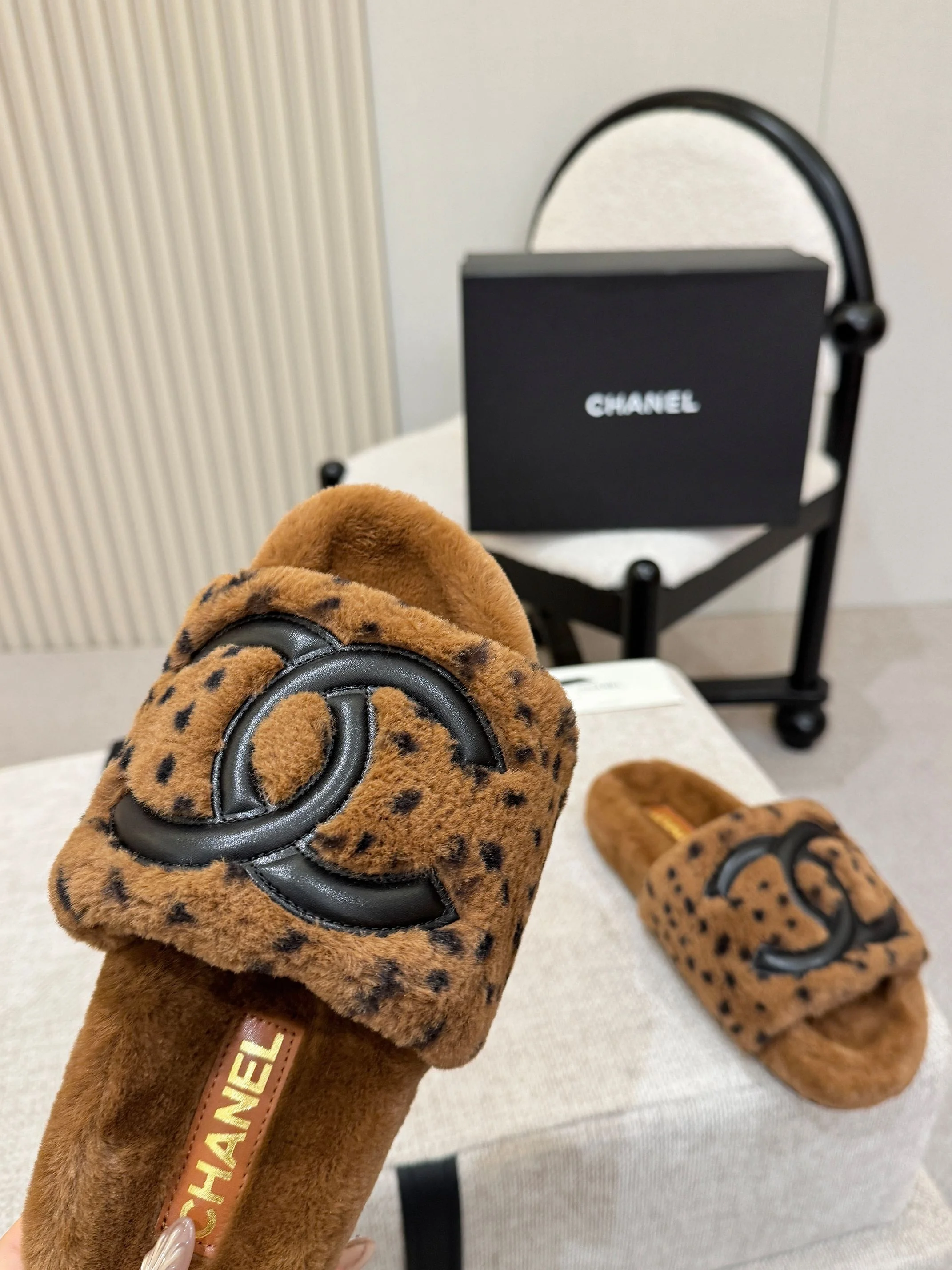 CHANEL Slides Wool Brown-Black EU35-42 A80202609110515 - Image 8