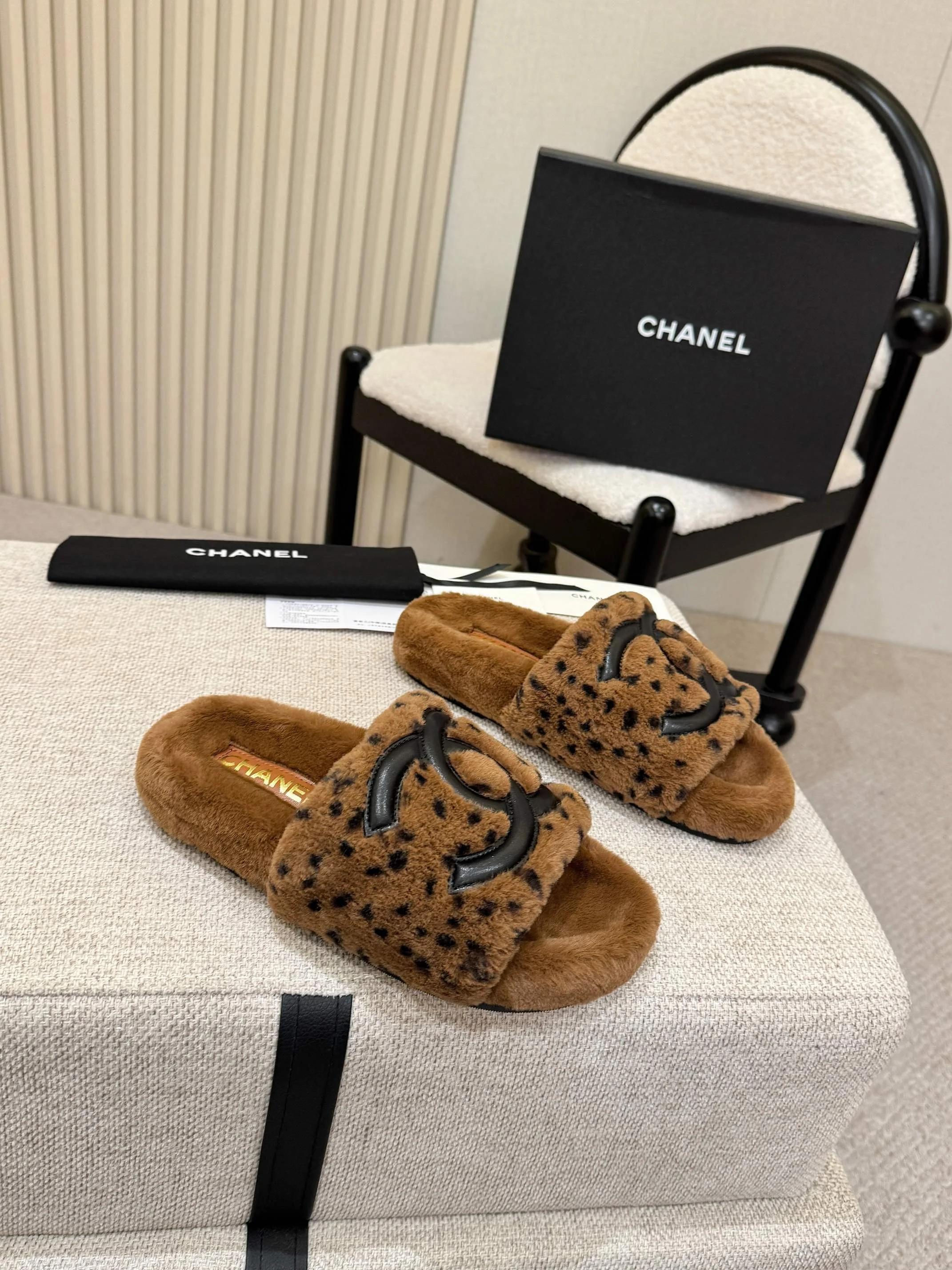 CHANEL Slides Wool Brown-Black EU35-42 A80202609110515 - Image 9