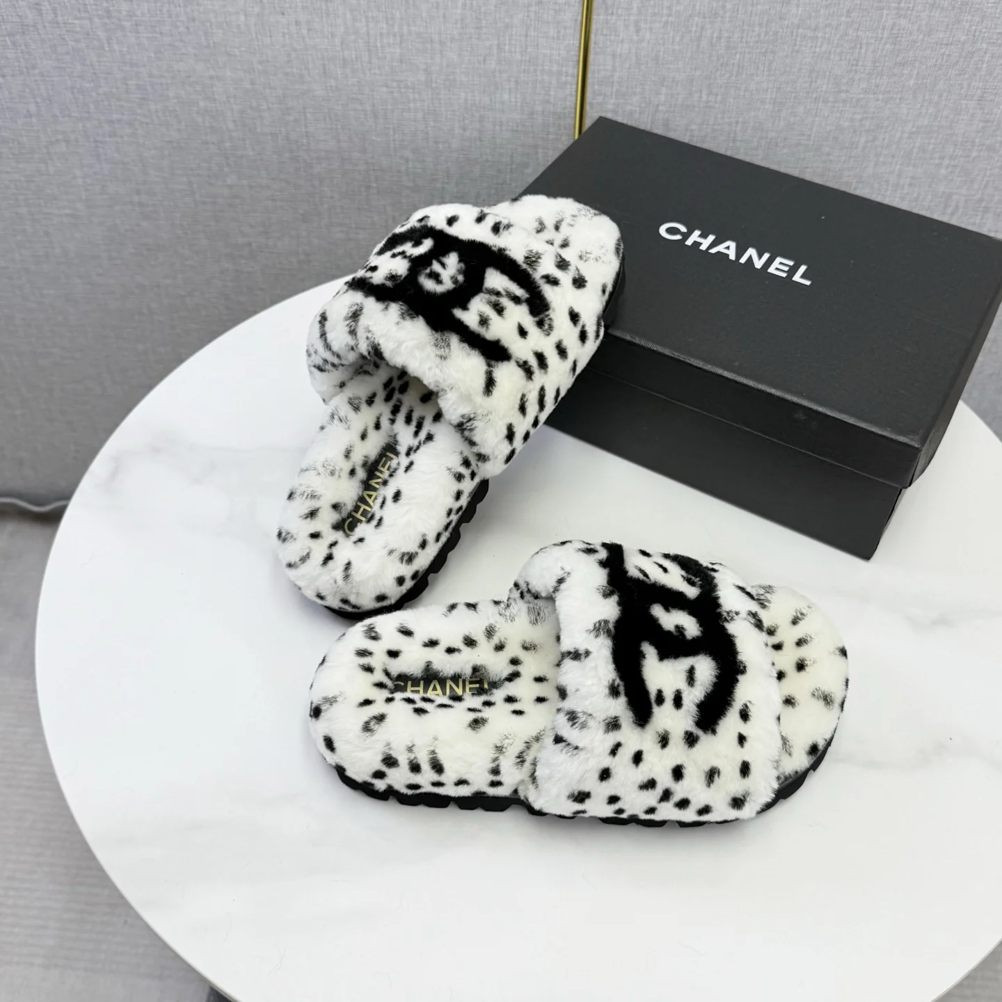 CHANEL Slides Wool Rubber White-Black EU35-39 B60202609110588 - Image 9