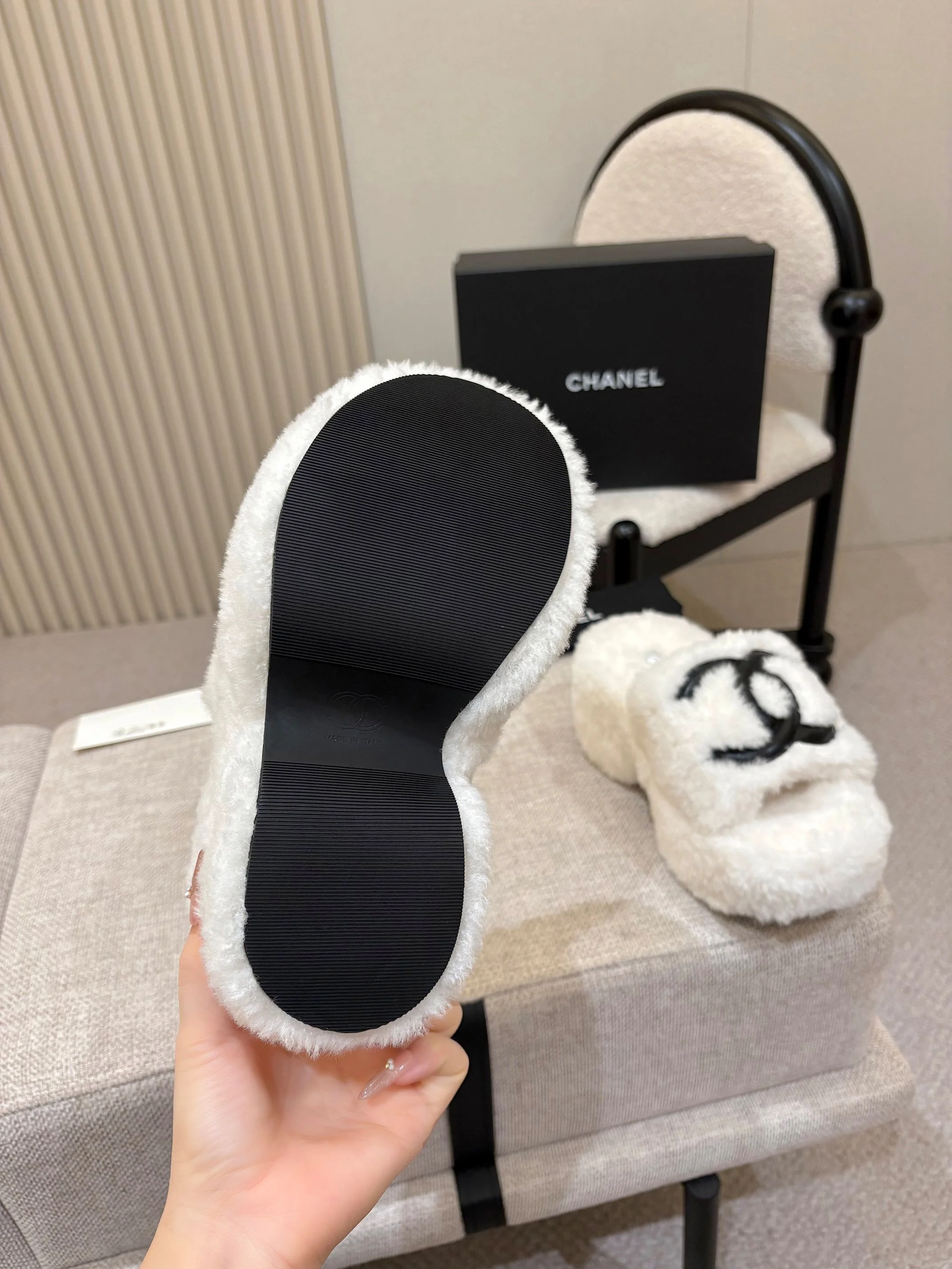 CHANEL Slides Wool Rubber White-Black EU35-40 B20202609110561 - Image 10