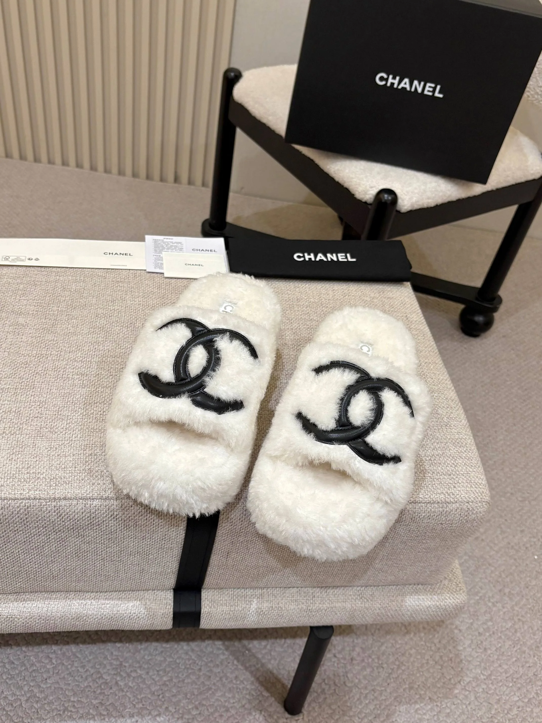 CHANEL Slides Wool Rubber White-Black EU35-40 B20202609110561 - Image 4