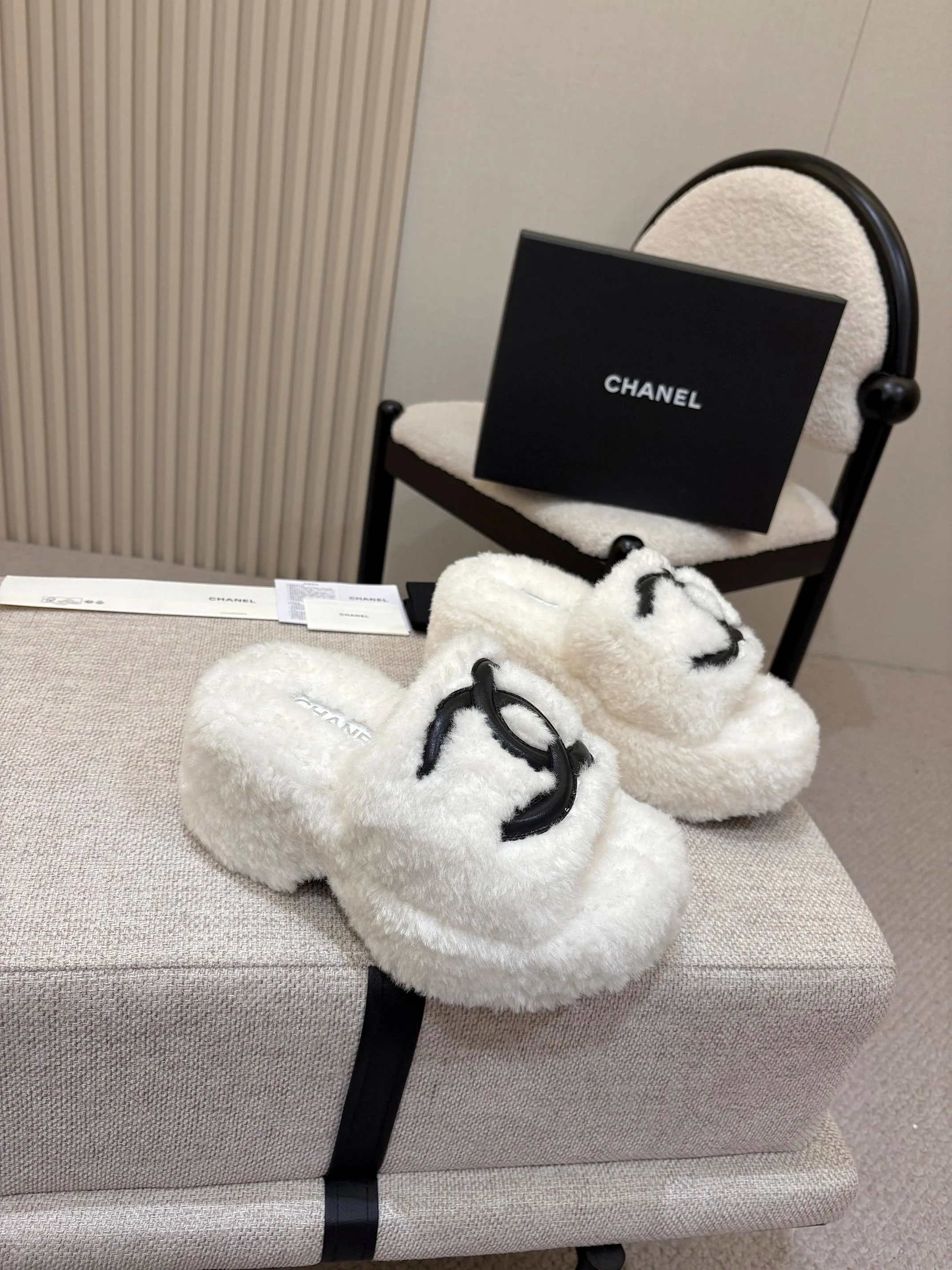 CHANEL Slides Wool Rubber White-Black EU35-40 B20202609110561 - Image 6
