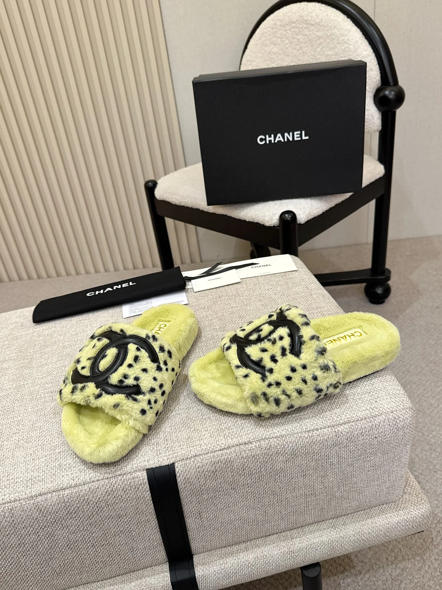 CHANEL Slides Wool Yellow-Black EU35-42 A80202609110517 - Image 4