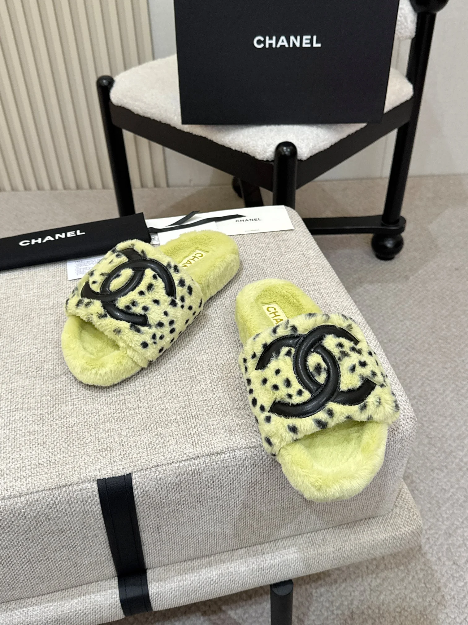 CHANEL Slides Wool Yellow-Black EU35-42 A80202609110517 - Image 5