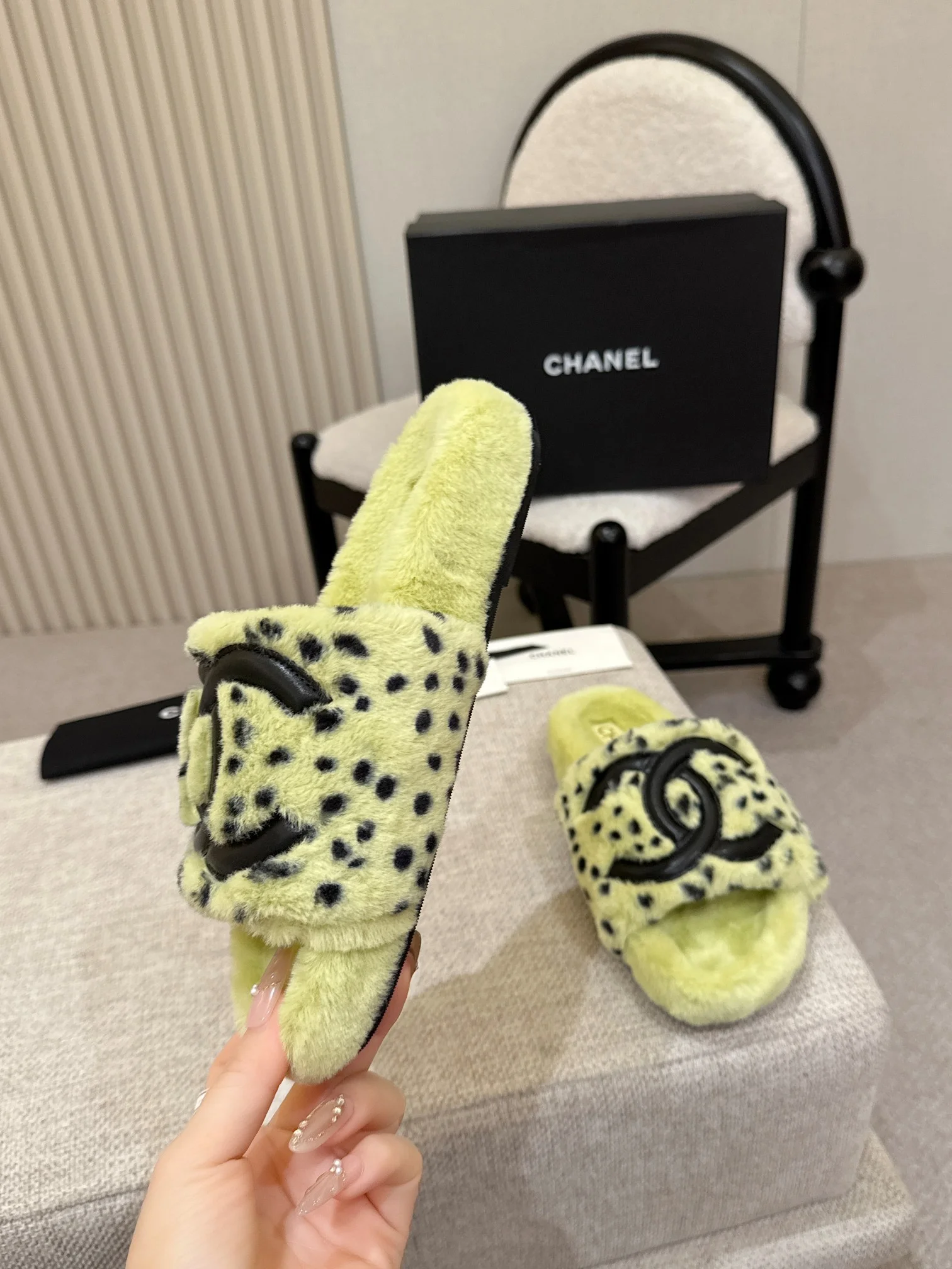 CHANEL Slides Wool Yellow-Black EU35-42 A80202609110517 - Image 6