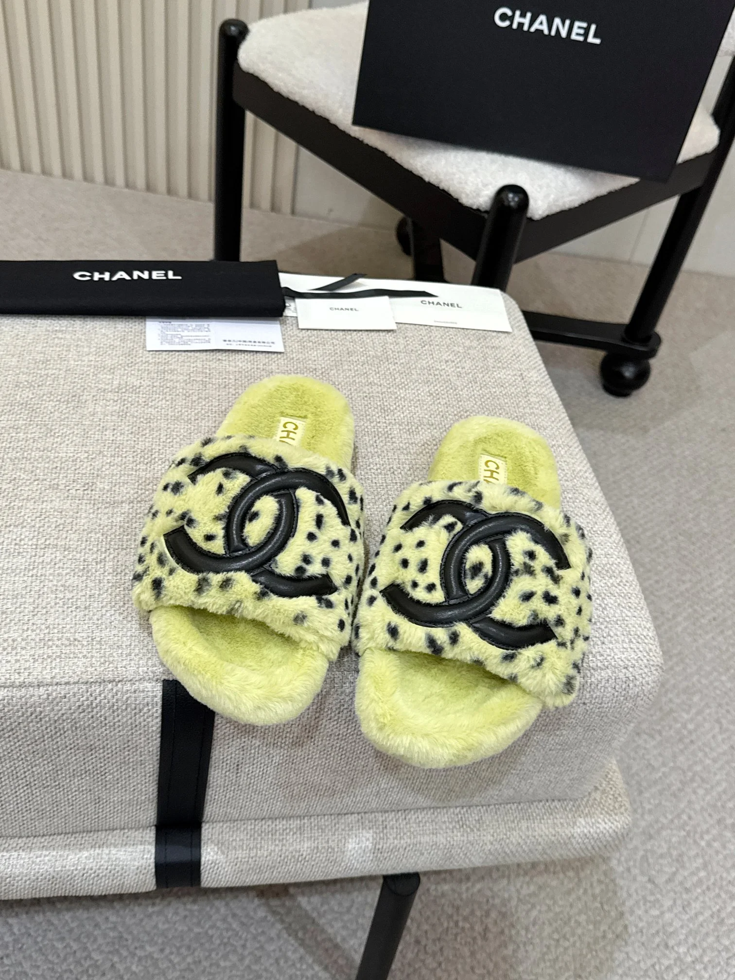 CHANEL Slides Wool Yellow-Black EU35-42 A80202609110517 - Image 8