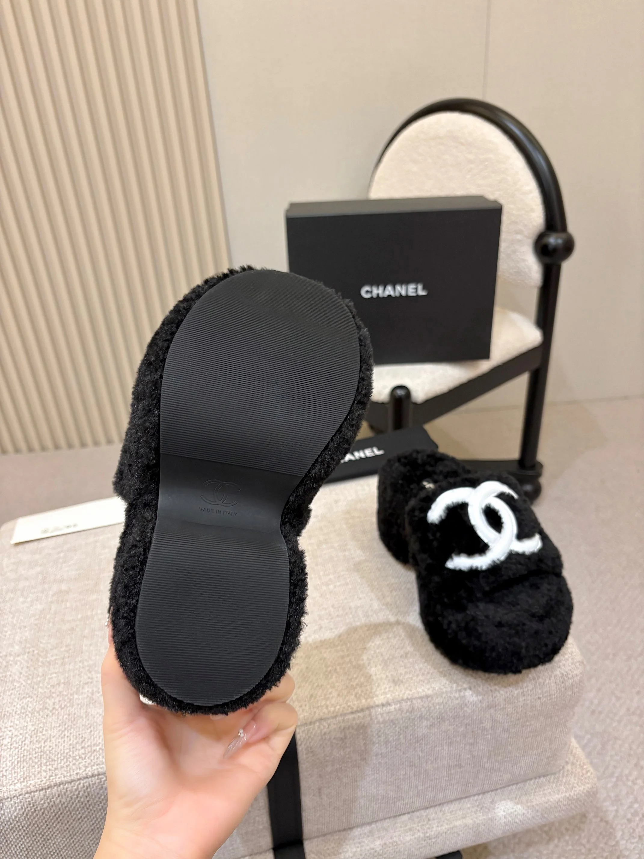 CHANEL Slippers Australian Wool Black-White EU35-40 B20202609110562 - Image 10