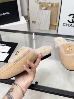 Alternative view of CHANEL Slippers Beige-Gold B40202609110261