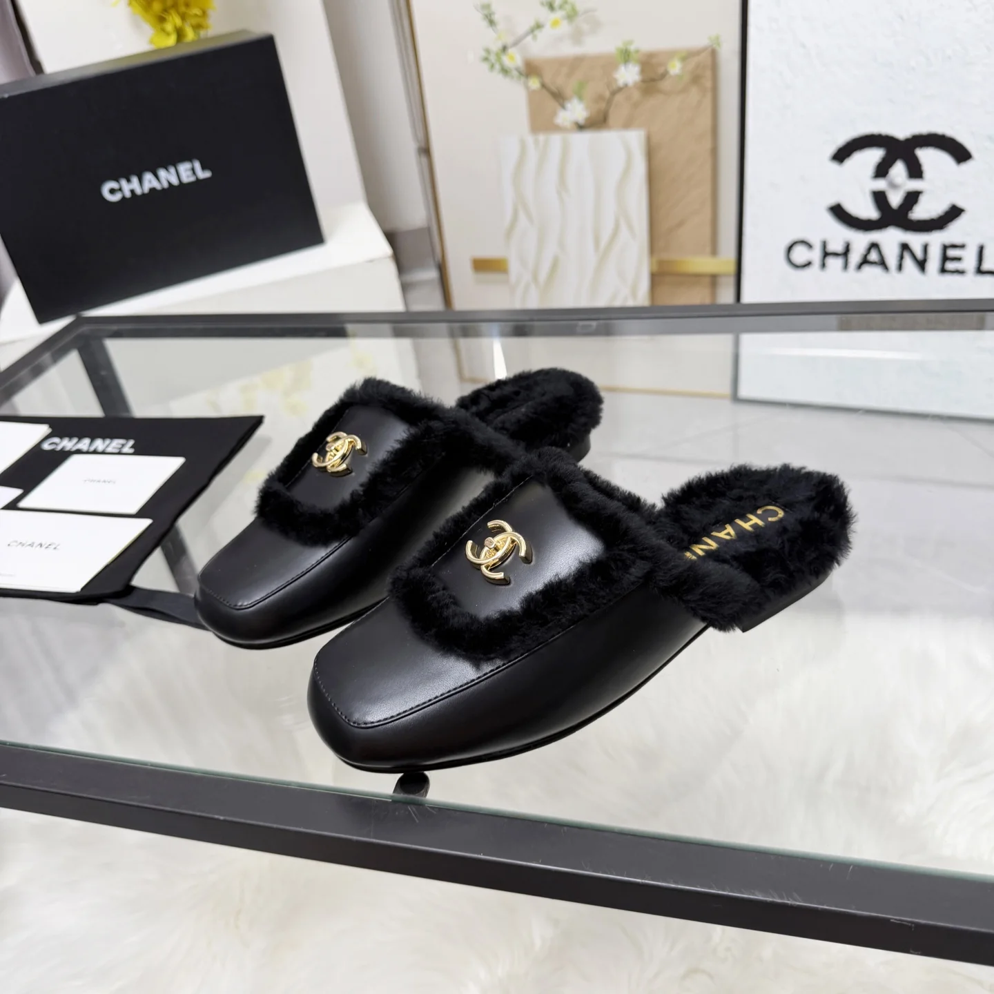 CHANEL Slippers Shearling Leather Black-Gold EU35-41 B40202609110257 - Image 3