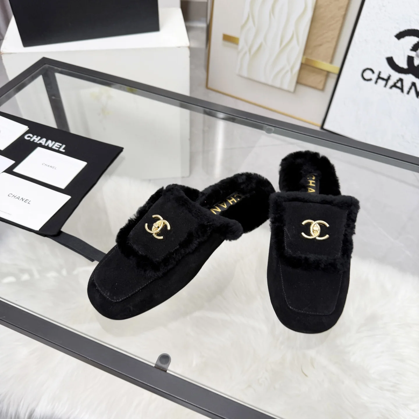 CHANEL Slippers Sheepskin Leather Black-Gold EU35-41 B40202609110262 - Image 5