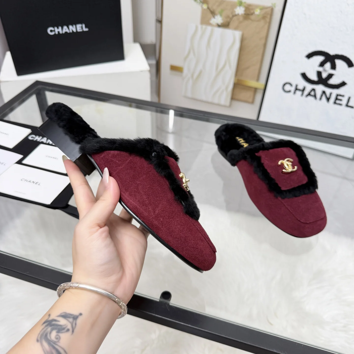 CHANEL Slippers Sheepskin Leather Burgundy-Black EU35-41 B40202609110259