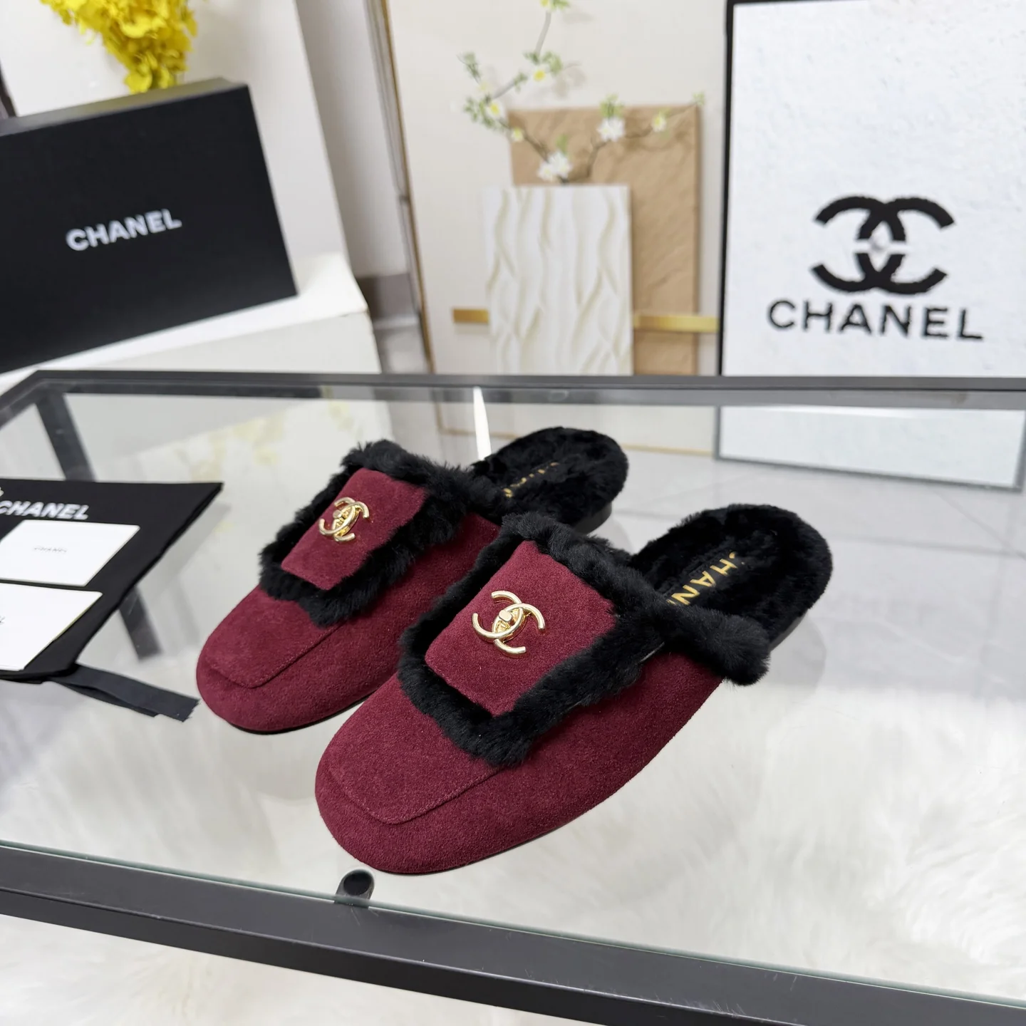 CHANEL Slippers Sheepskin Leather Burgundy-Black EU35-41 B40202609110259 - Image 4