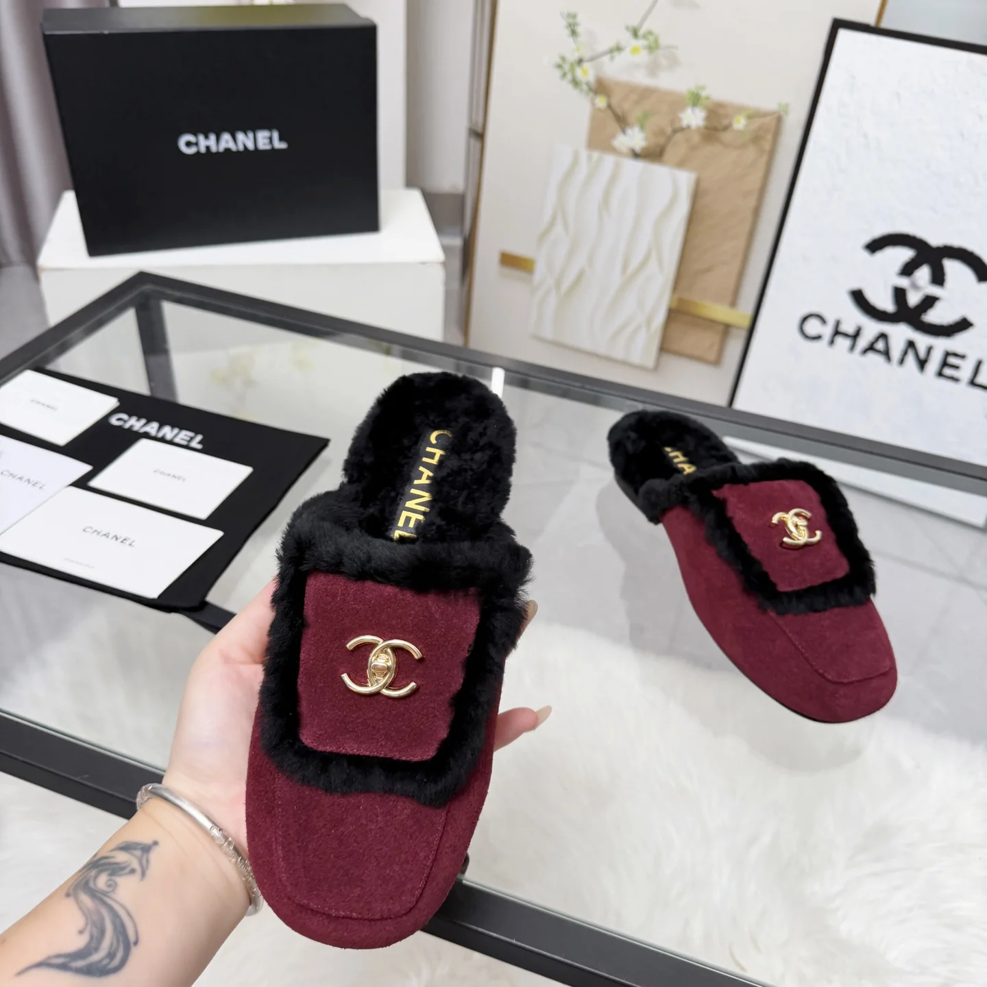 CHANEL Slippers Sheepskin Leather Burgundy-Black EU35-41 B40202609110259 - Image 7