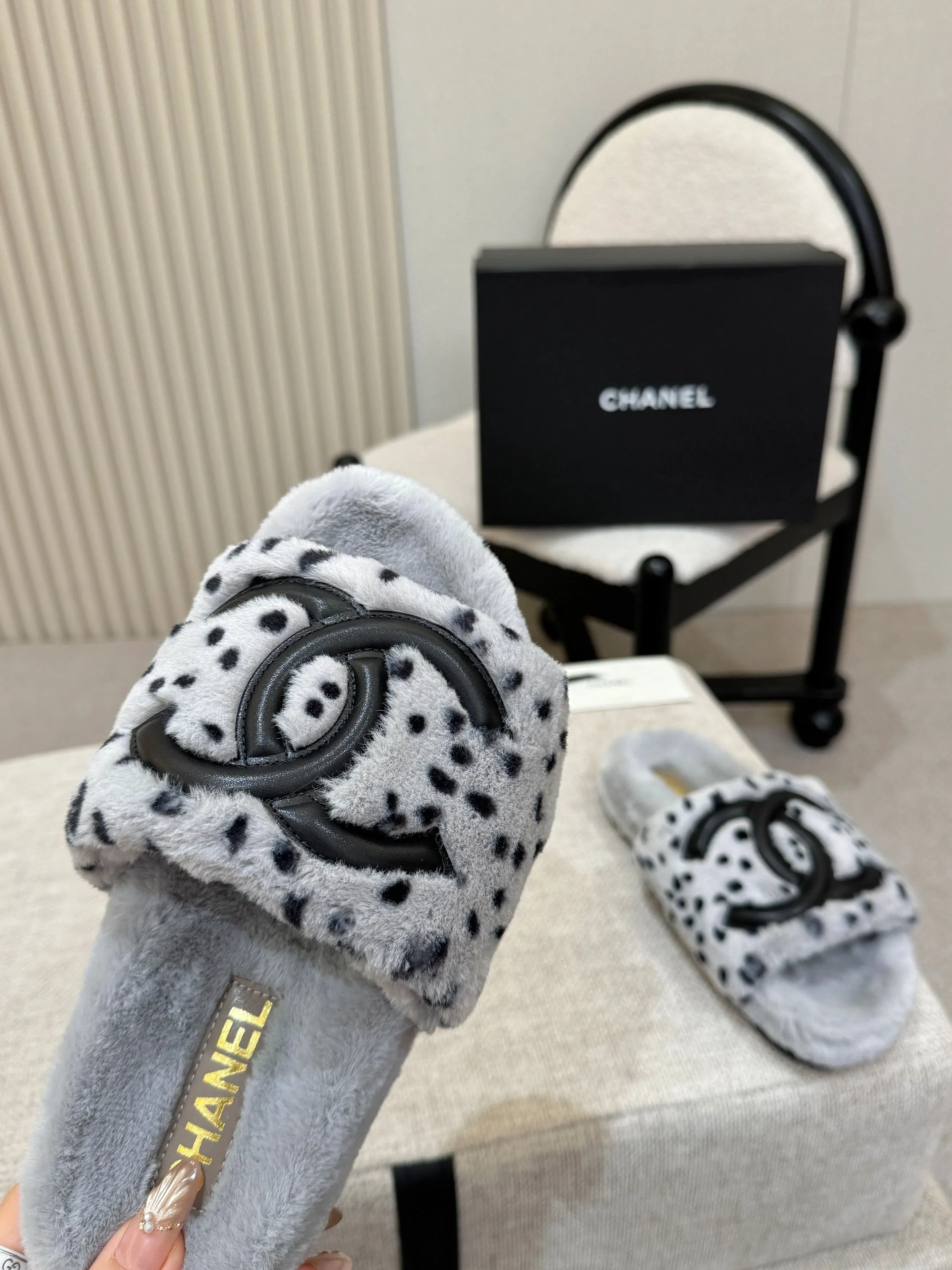 CHANEL Slippers Wool Grey-Black EU35-42 A80202609110516 - Image 10