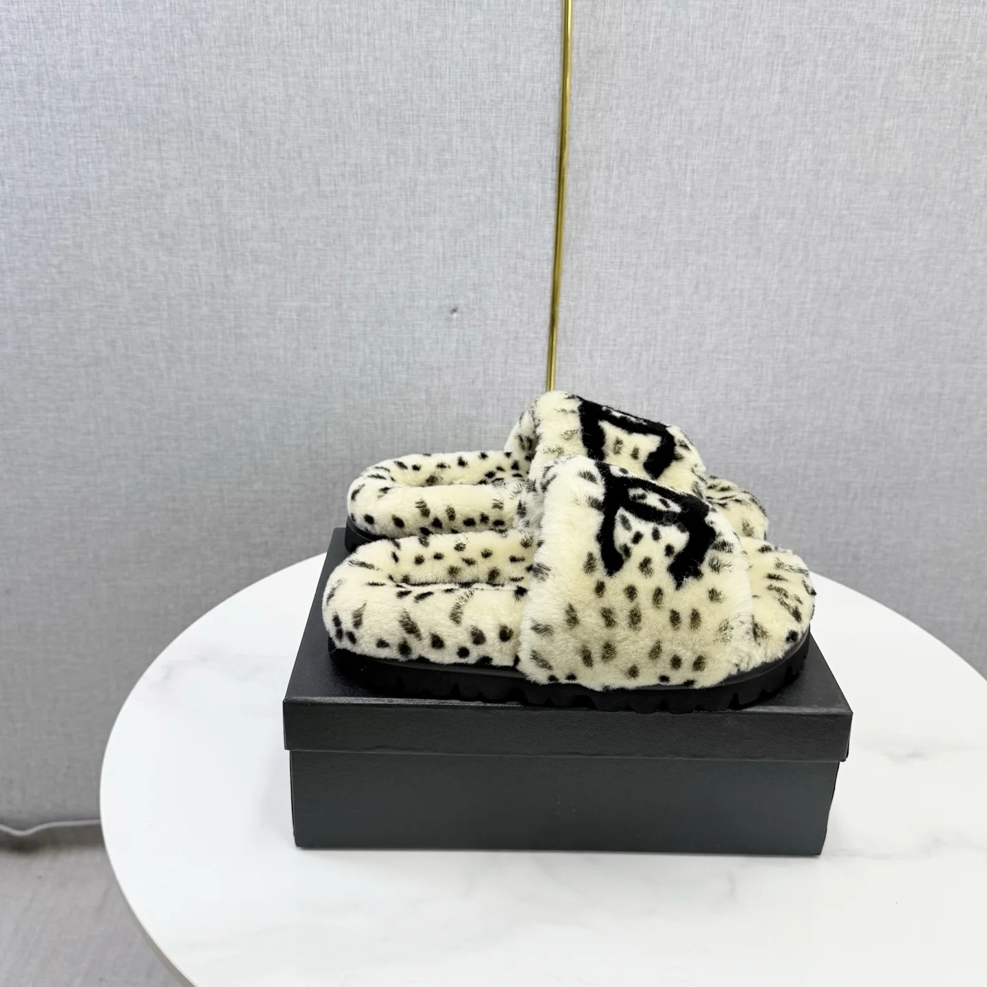 CHANEL Slippers Wool Rubber Cream-Black EU35-39 B60202609110590