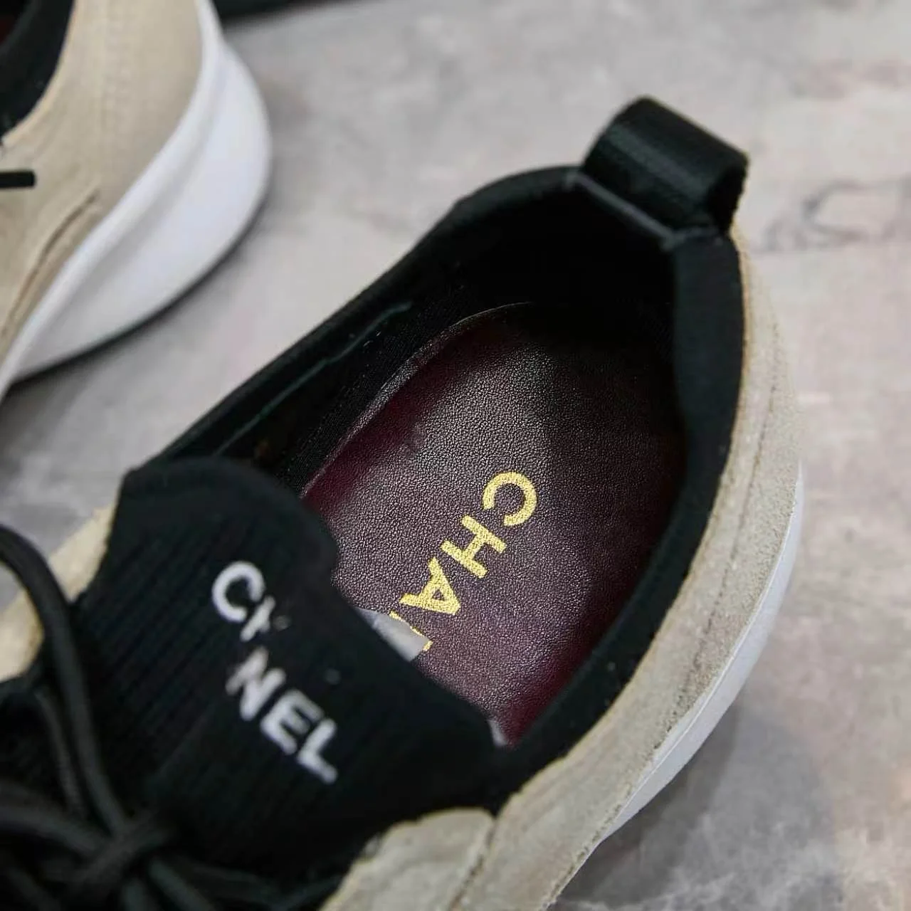 CHANEL Sneakers Beige-Black B80202609110573 - Image 9