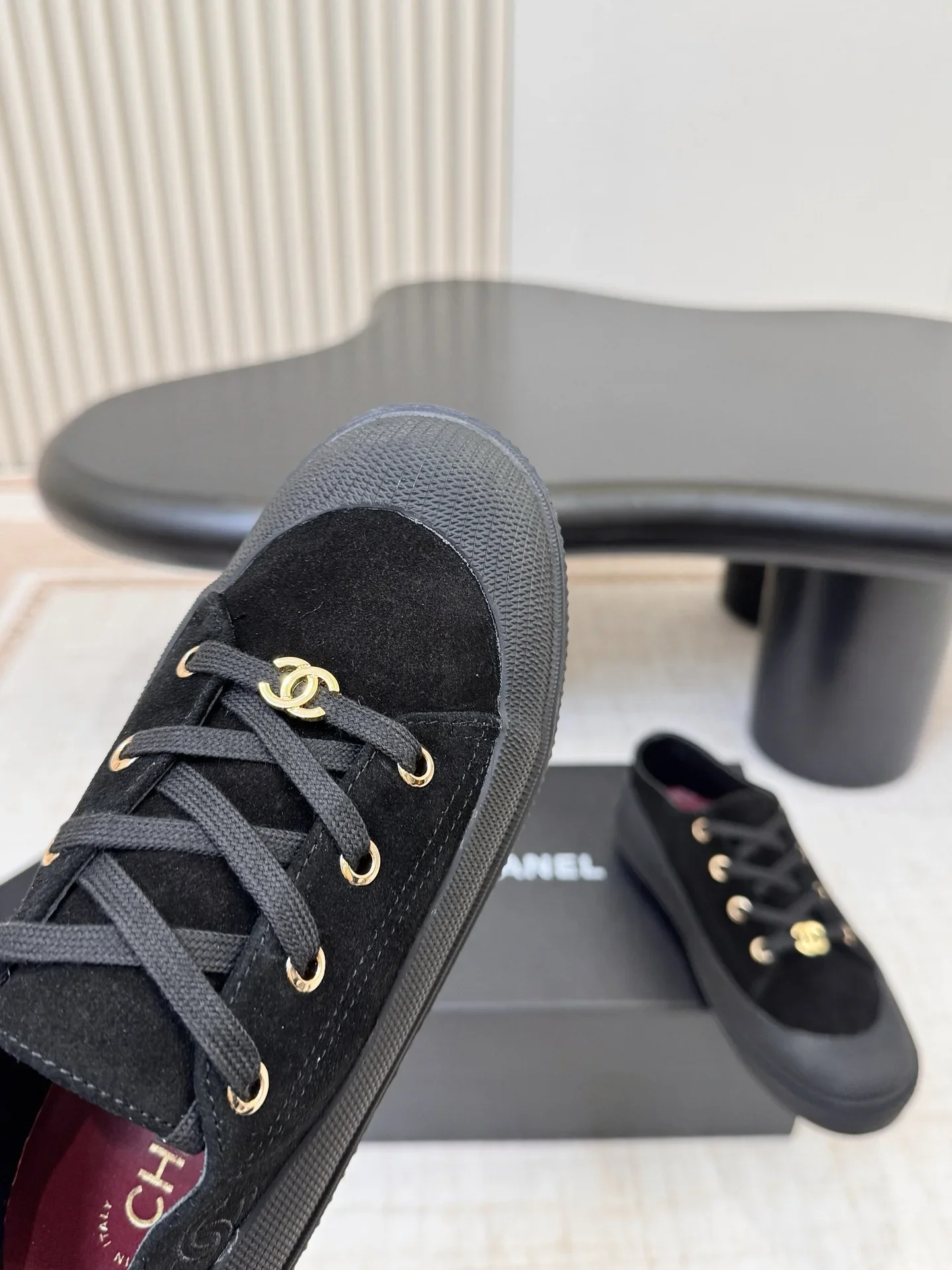 CHANEL Sneakers Leather Black-Gold EU35-40 B90202609112006 - Image 3