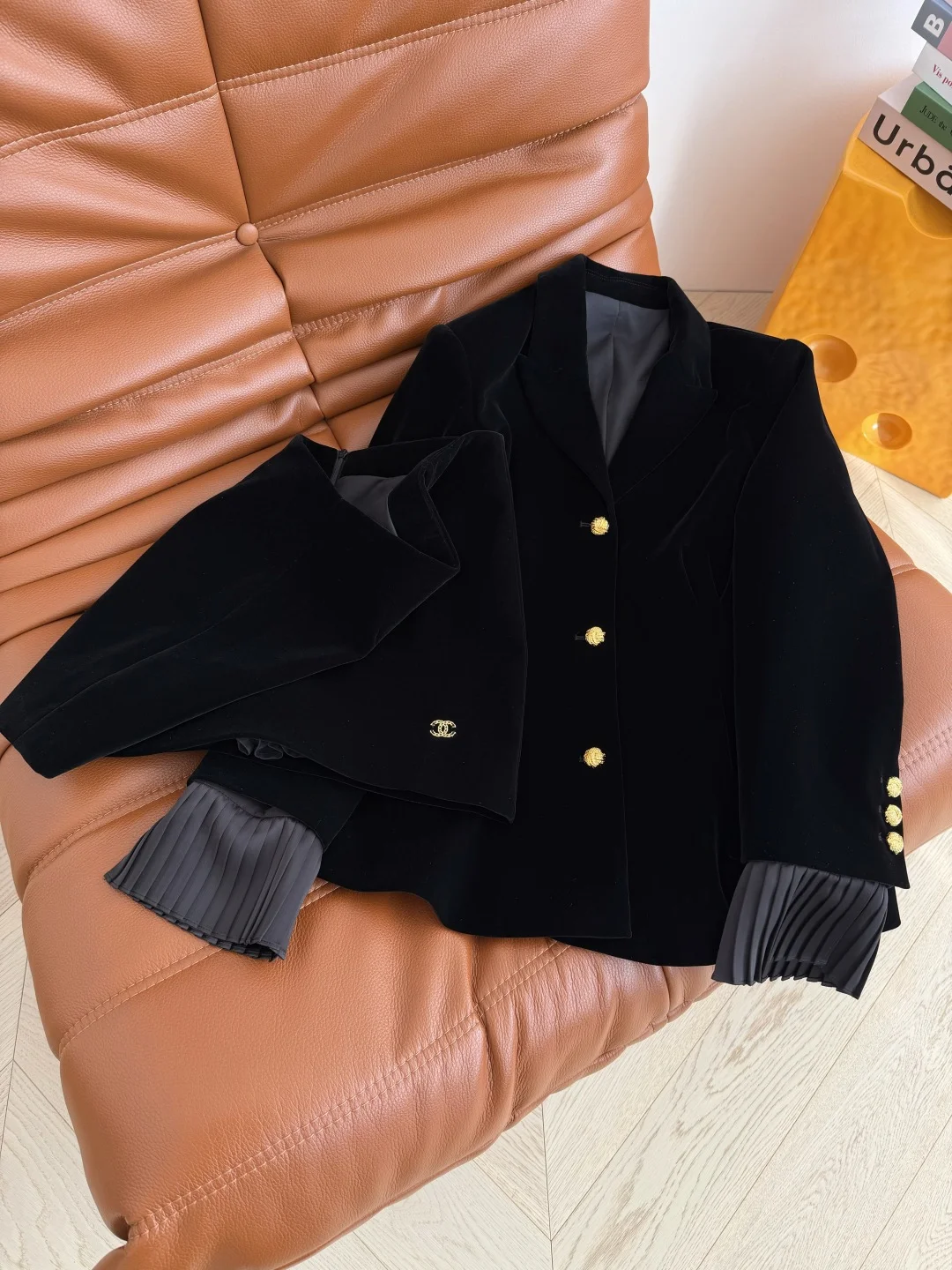 CHANEL Suits Black-Gold S-L D95202609060359 - Image 7