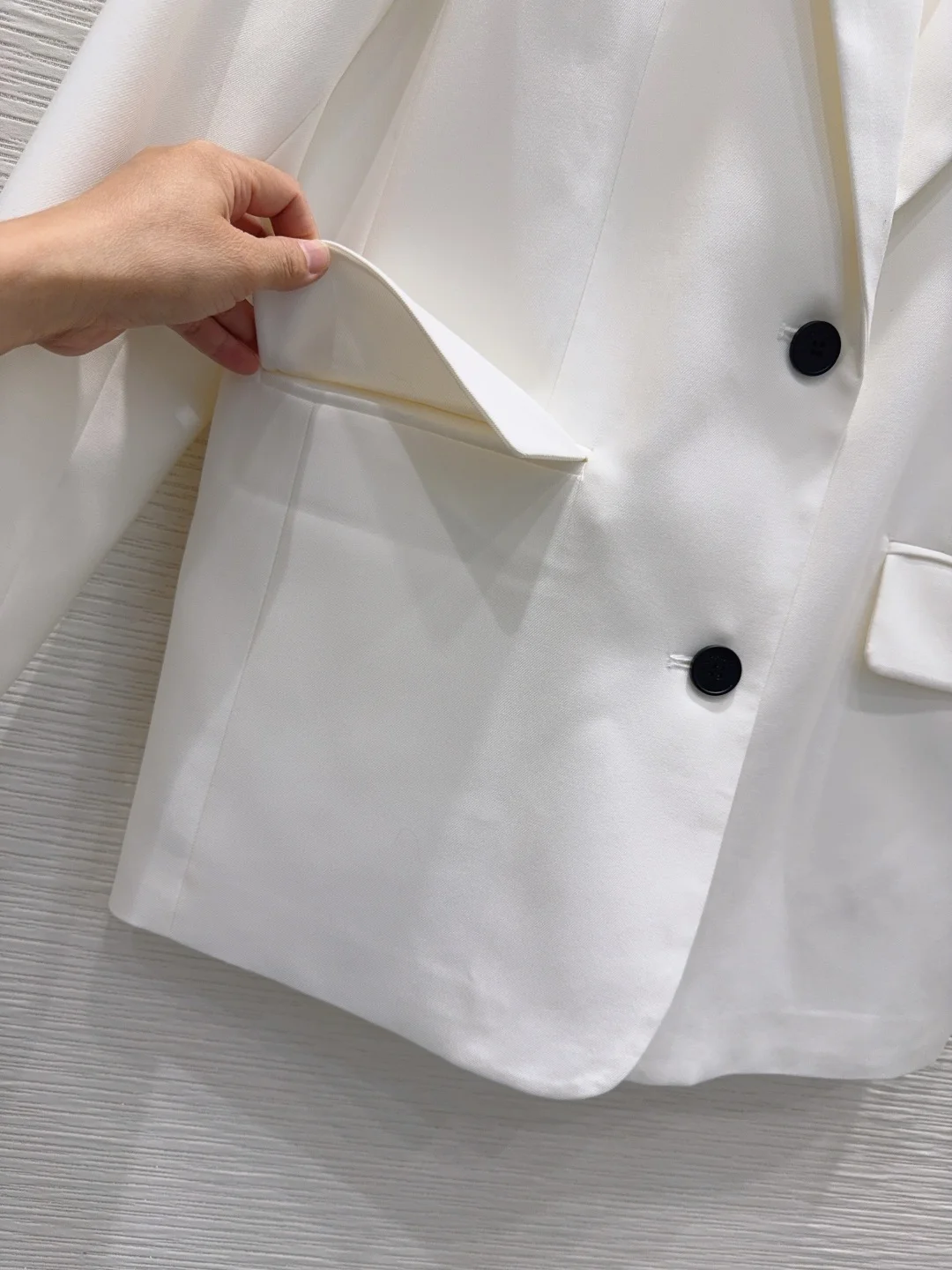CHANEL Suits White-Black S-L C15202609061924 - Image 4