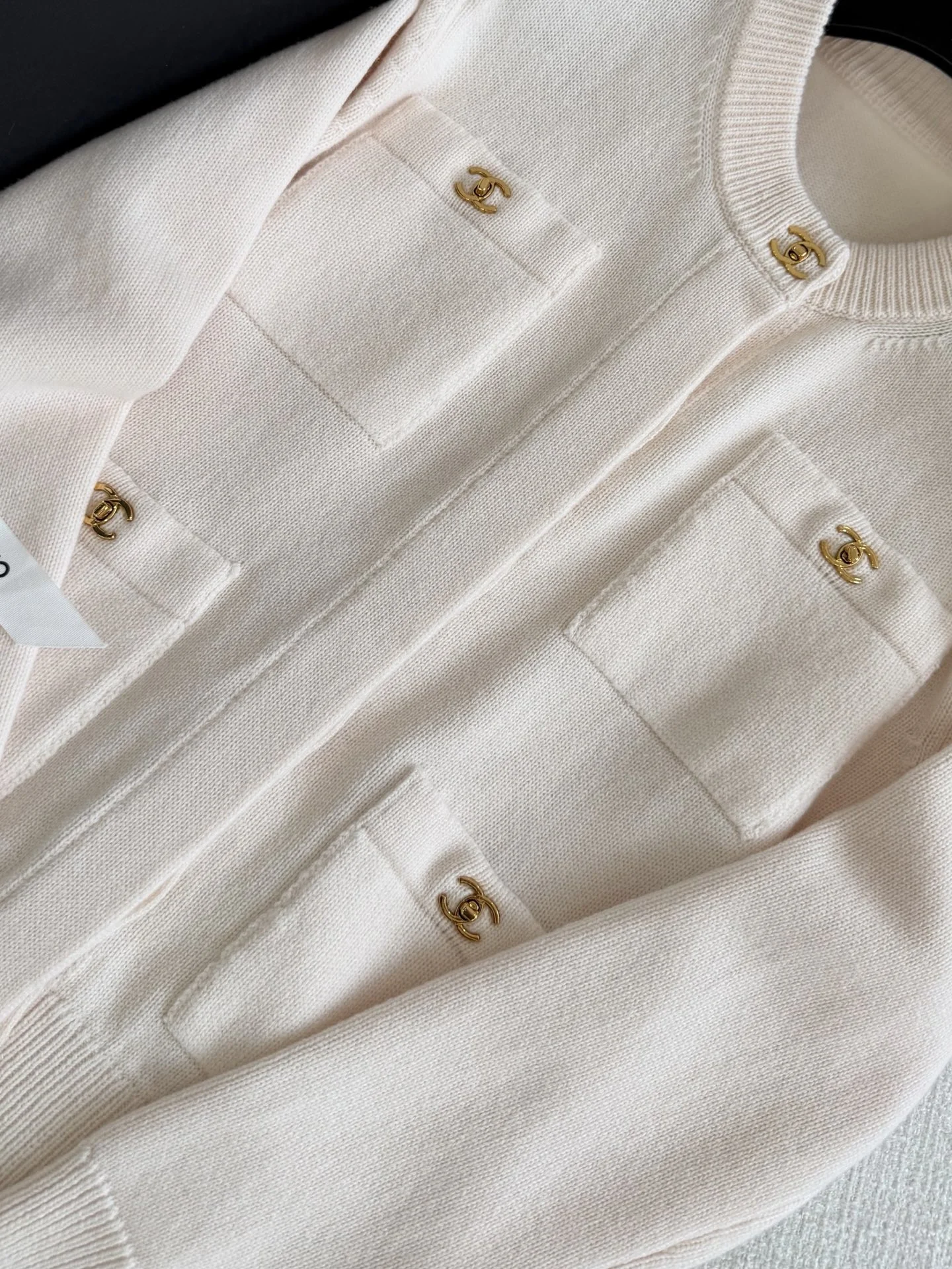 CHANEL Sweaters Beige-Gold S-L E05202609061059 - Image 4