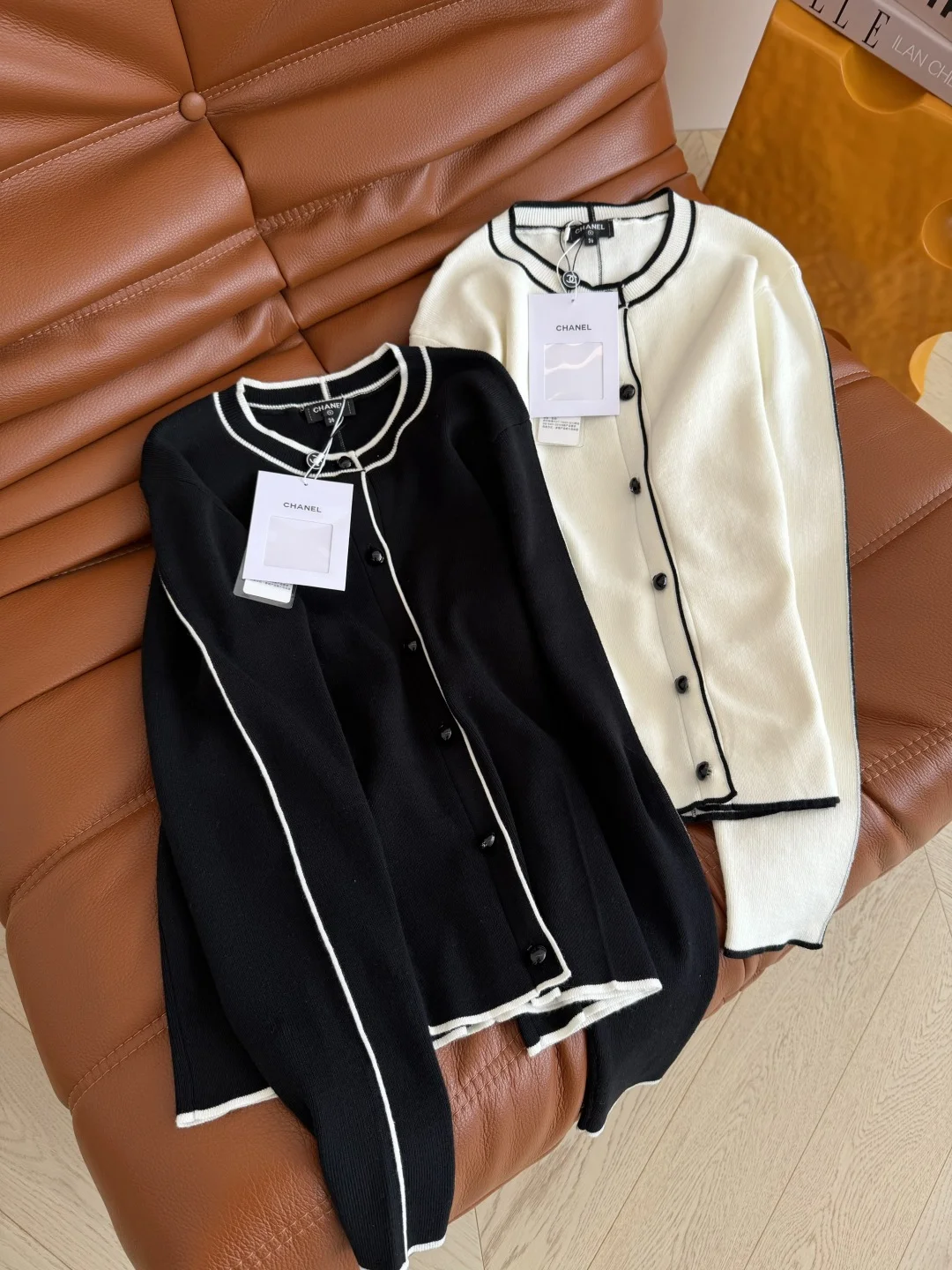 CHANEL Sweaters Black-White S-L B55202609060361