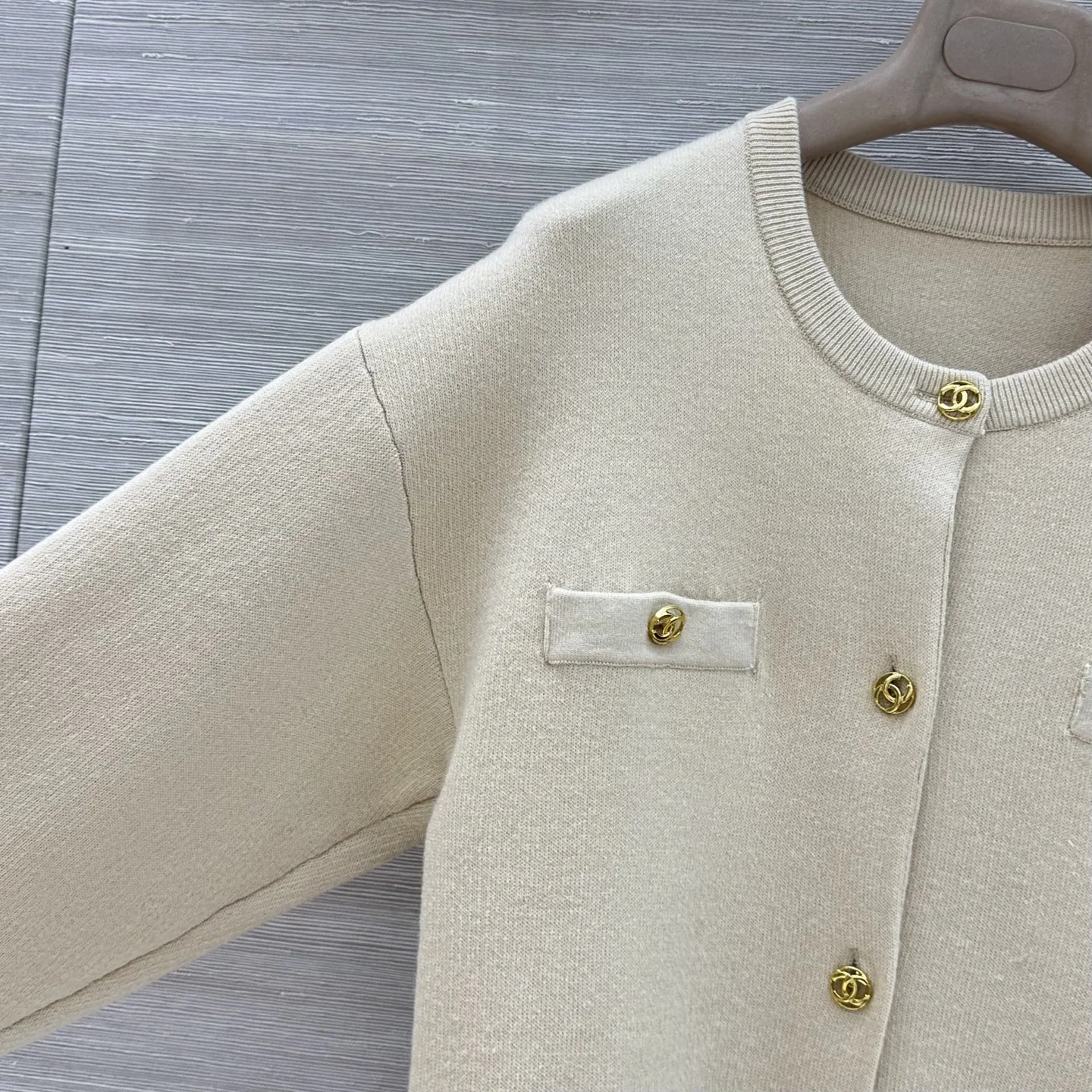 CHANEL Sweaters Cashmere Beige-Gold 36-40 D25202609062018 - Image 3