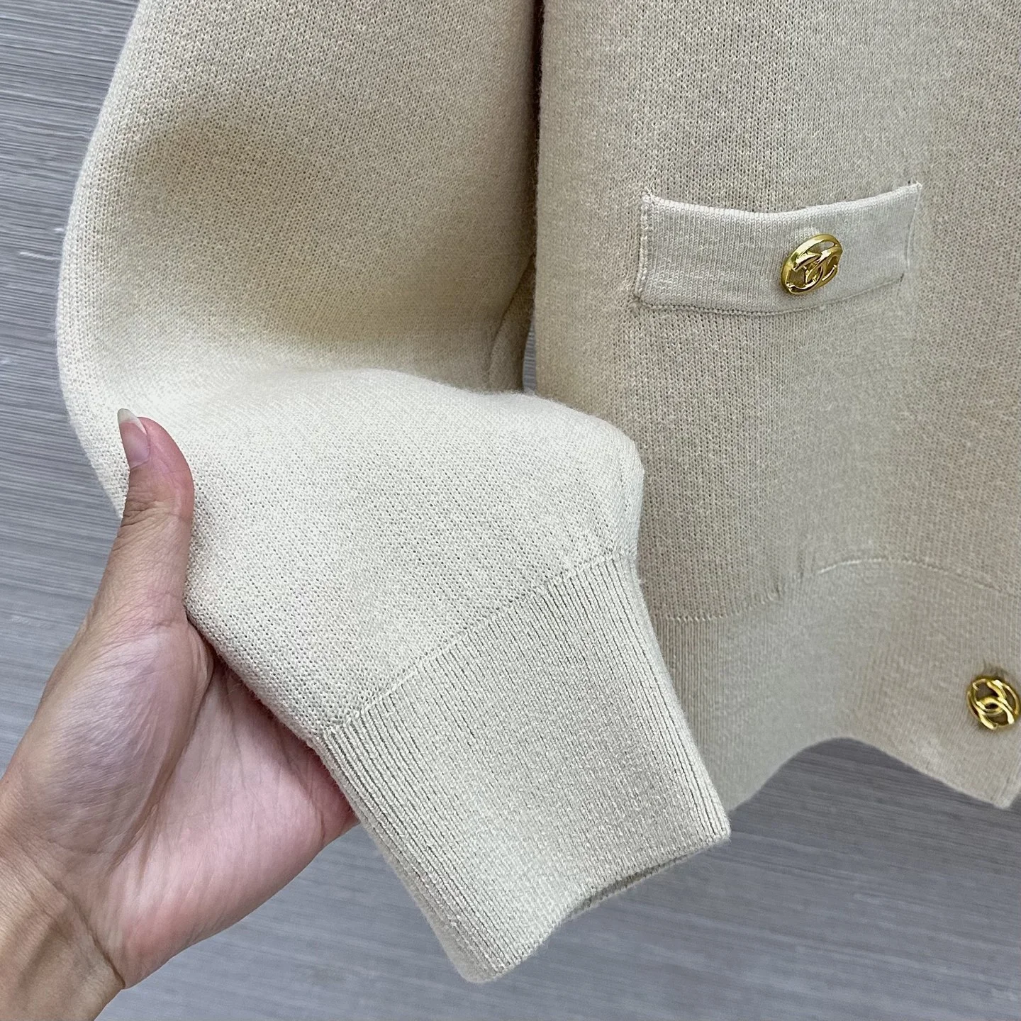 CHANEL Sweaters Cashmere Beige-Gold 36-40 D25202609062018 - Image 6