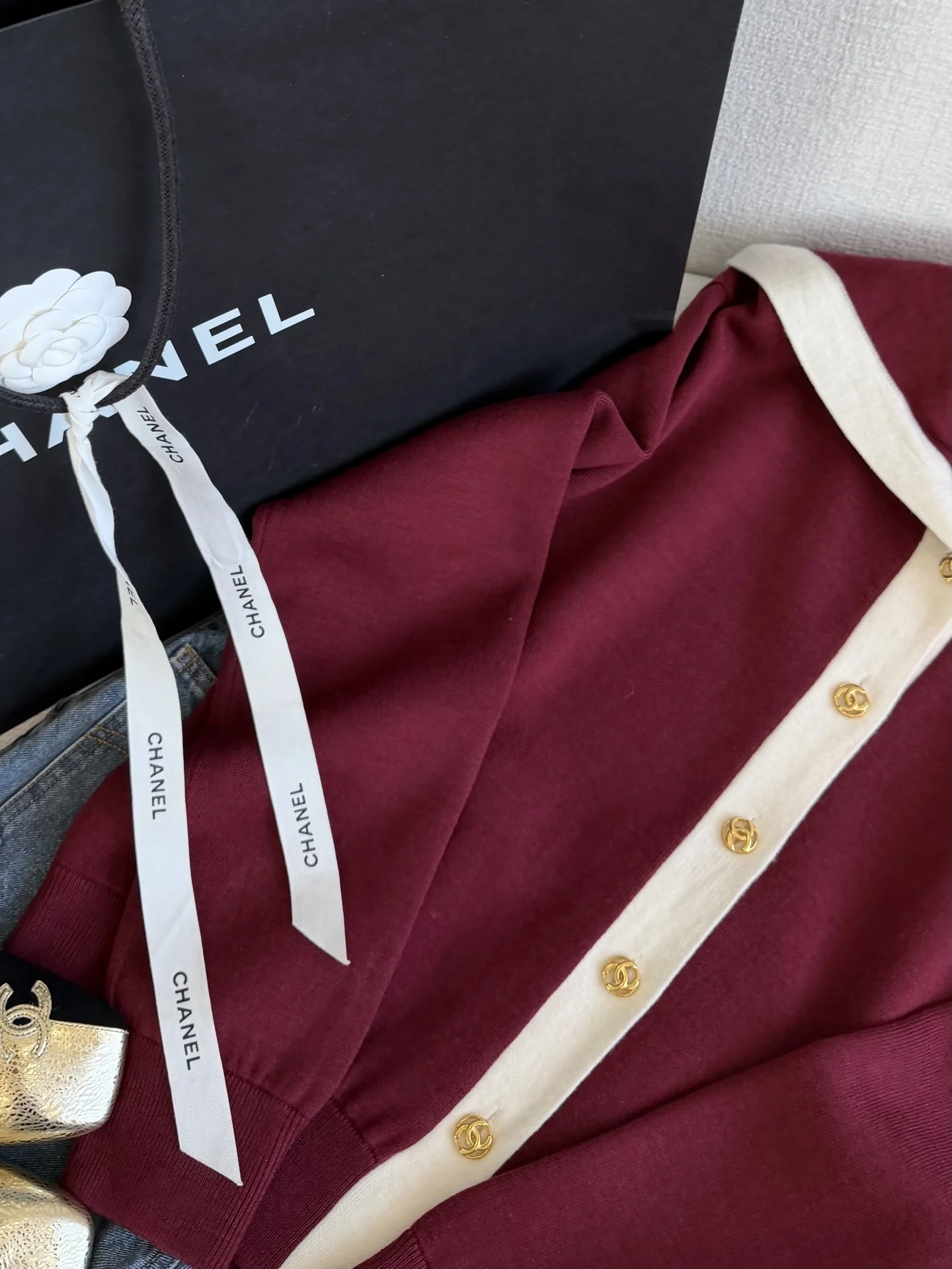 CHANEL Sweaters Cashmere Black-White-Gold-Burgundy S-L C75202609060289 - Image 4