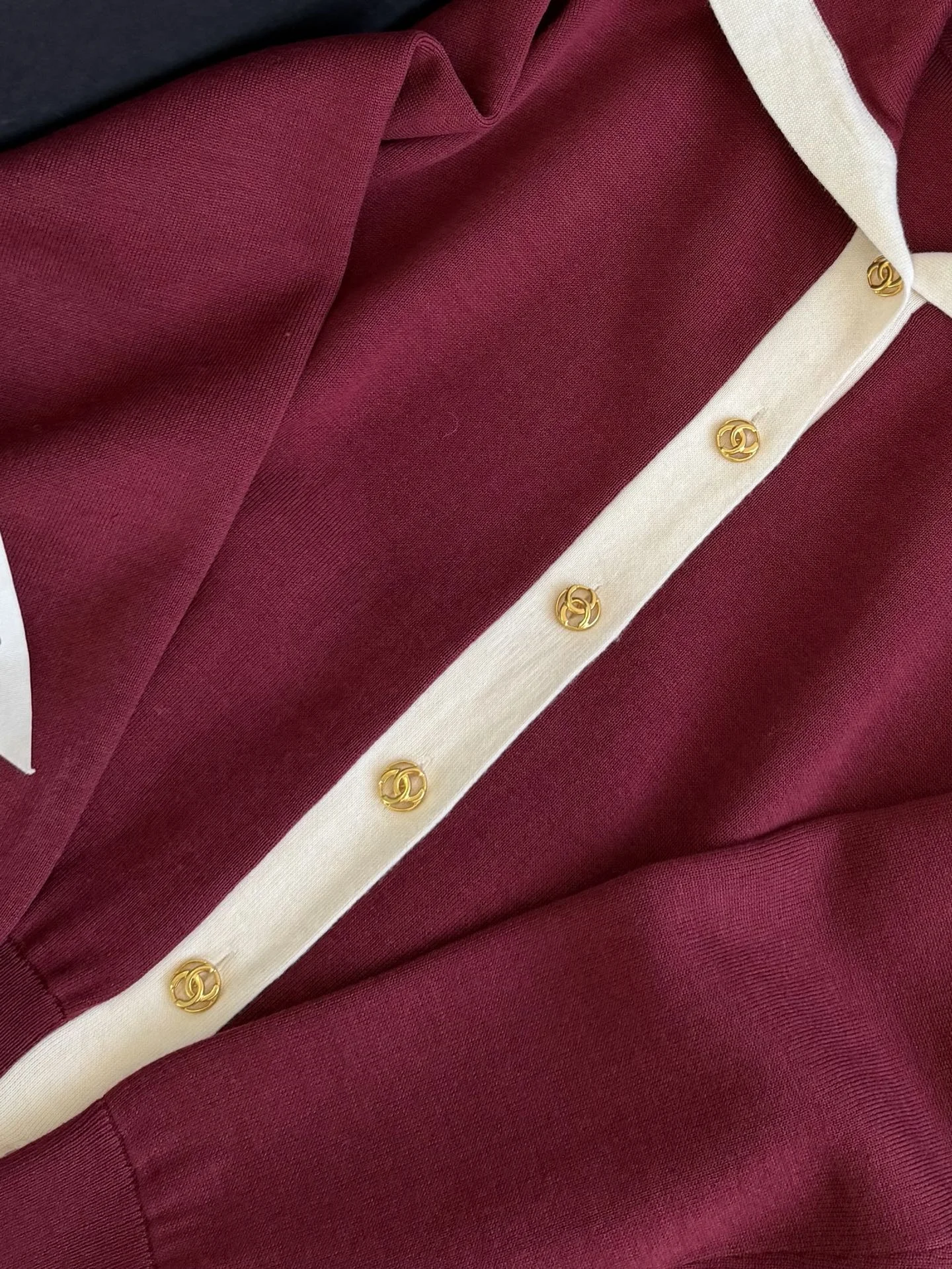 CHANEL Sweaters Cashmere Black-White-Gold-Burgundy S-L C75202609060289 - Image 6