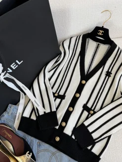 Alternative view of CHANEL Sweaters Cashmere Burgundy-White S-L C85202609060288