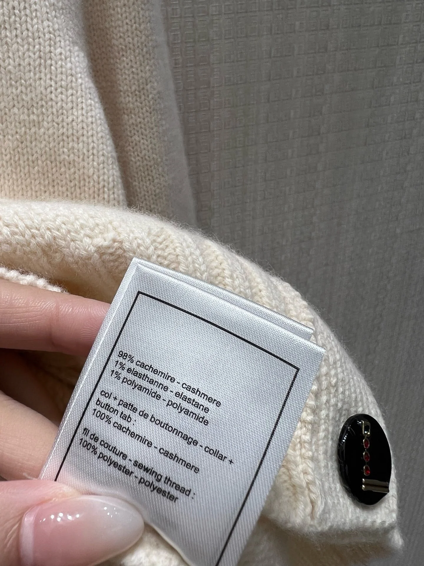 CHANEL Sweaters Cashmere Cream-Black 36-40 D35202609062582 - Image 9