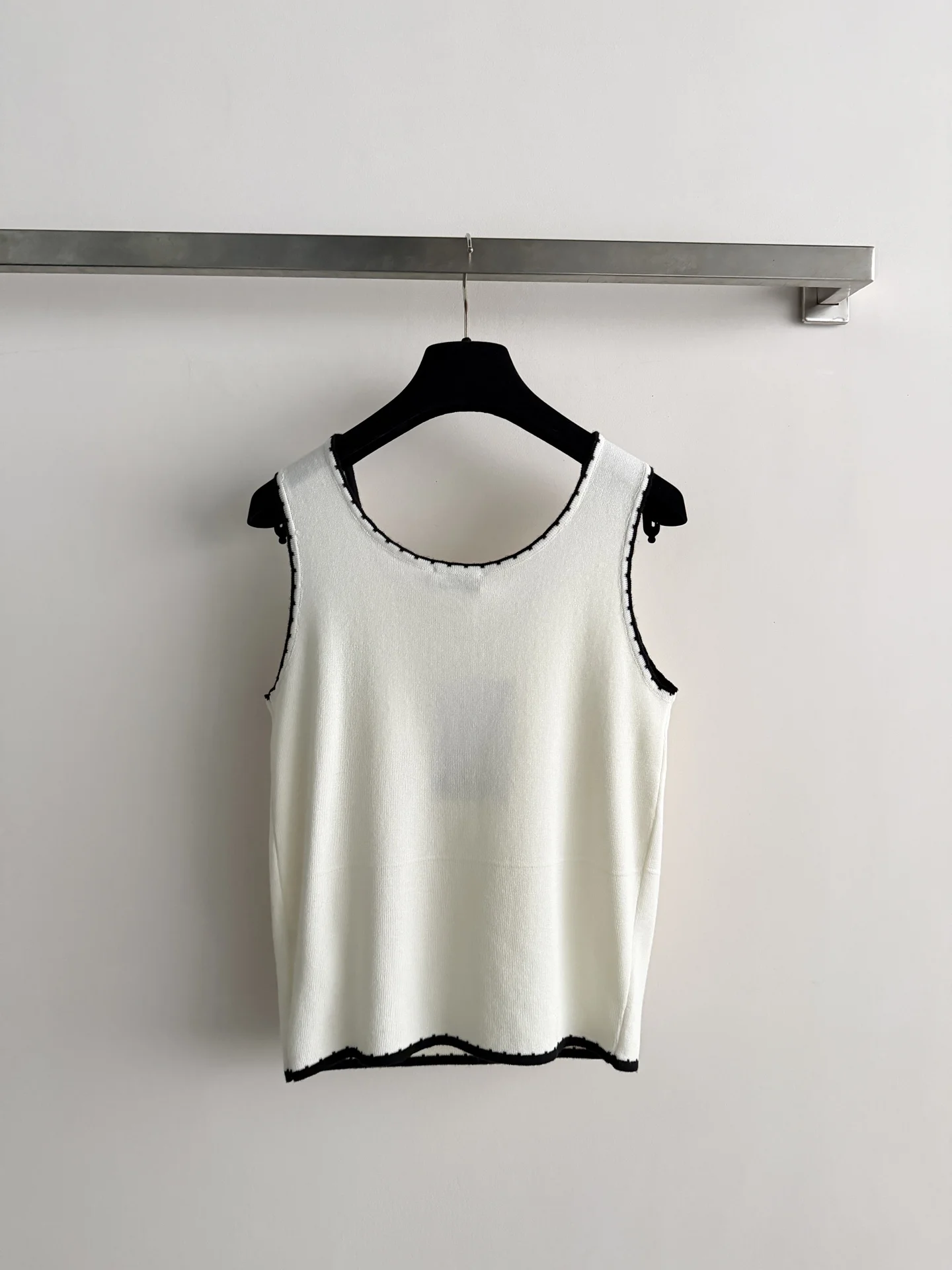 CHANEL Sweaters Cream-Black S-L B25202609063024 - Image 6