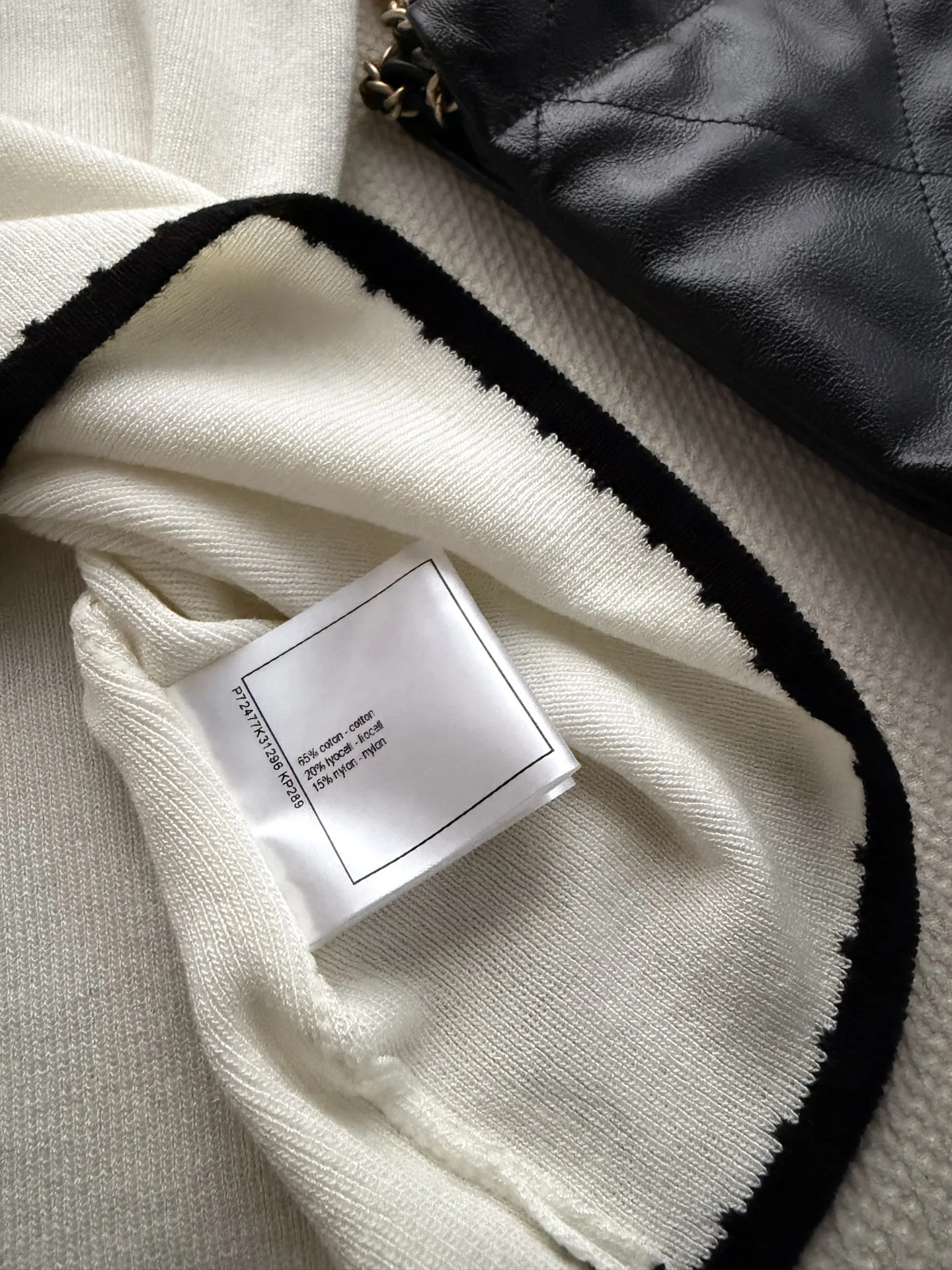 CHANEL Sweaters Cream-Black S-L B25202609063024 - Image 9