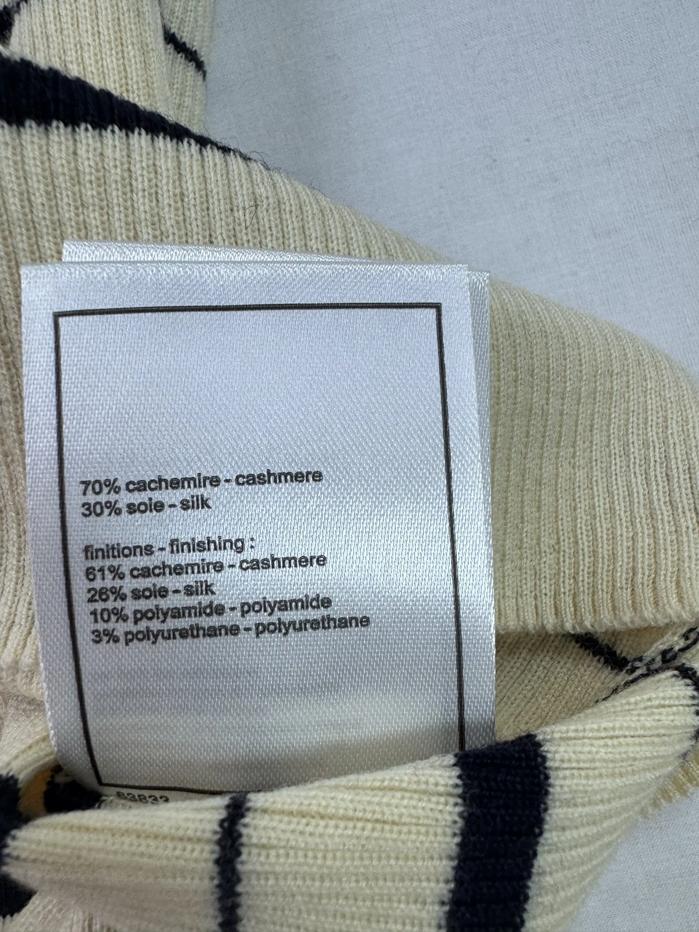 CHANEL Sweaters Cream-Black S-L C45202609061754 - Image 11