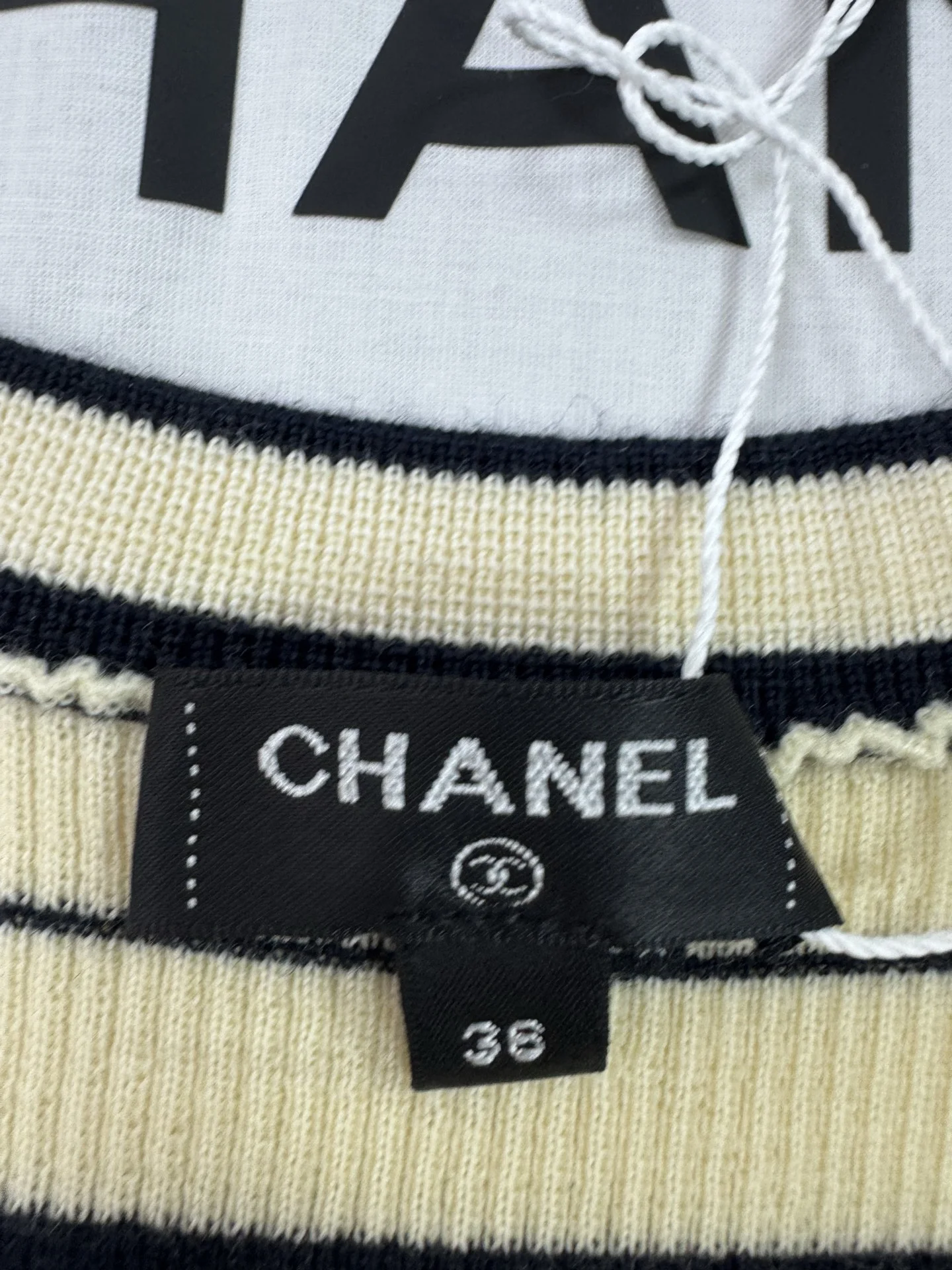 CHANEL Sweaters Cream-Black S-L C45202609061754 - Image 4