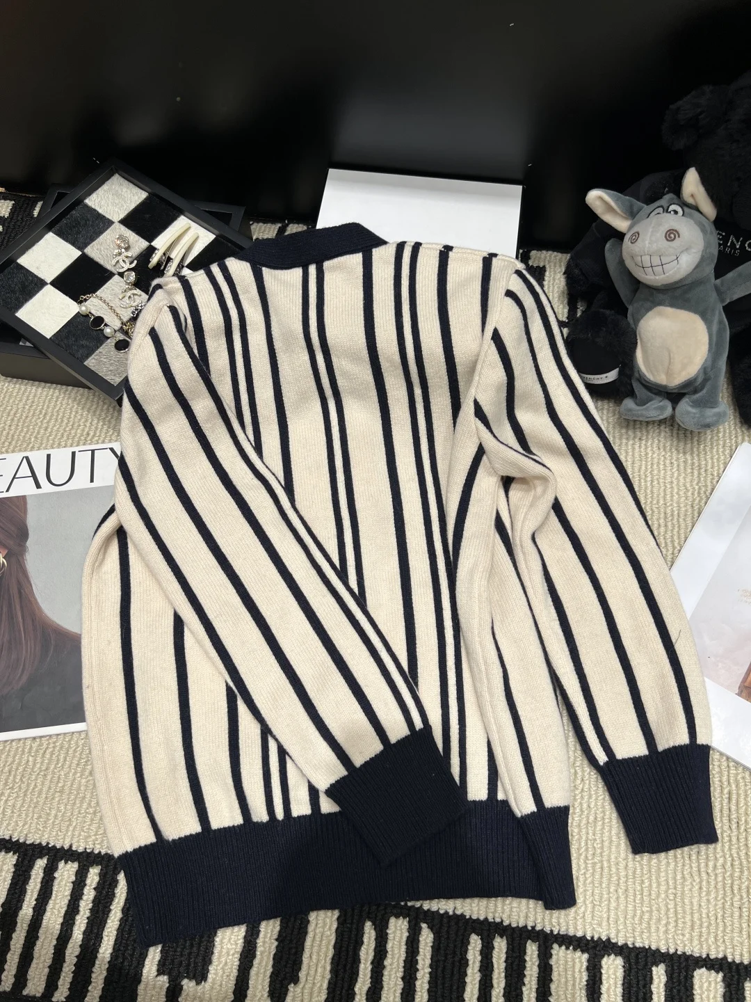 CHANEL Sweaters Cream-Black S-L C95202609061883 - Image 8