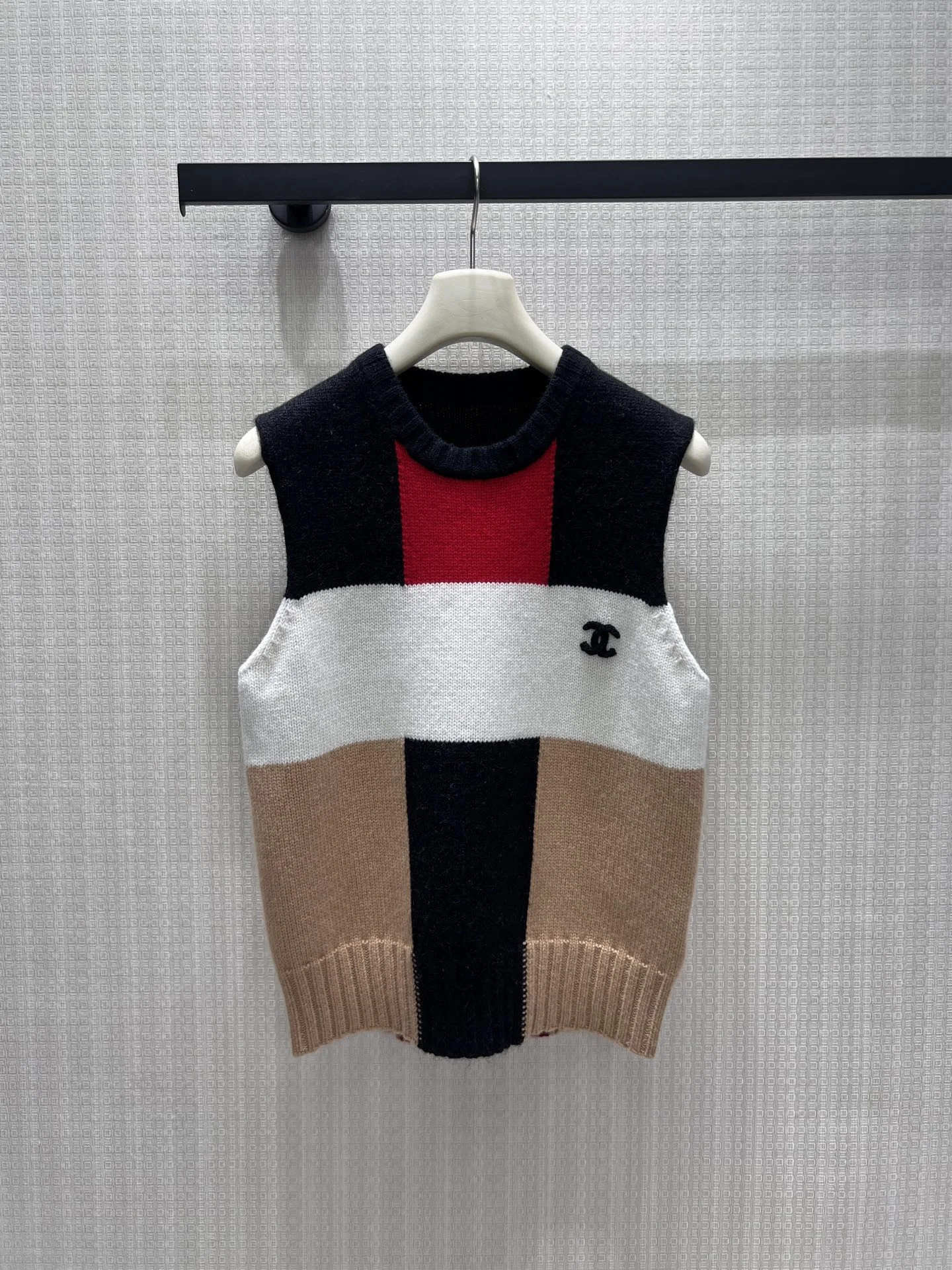 CHANEL Sweaters Knit Black-Red-White-Tan 36-40 D05202609061841