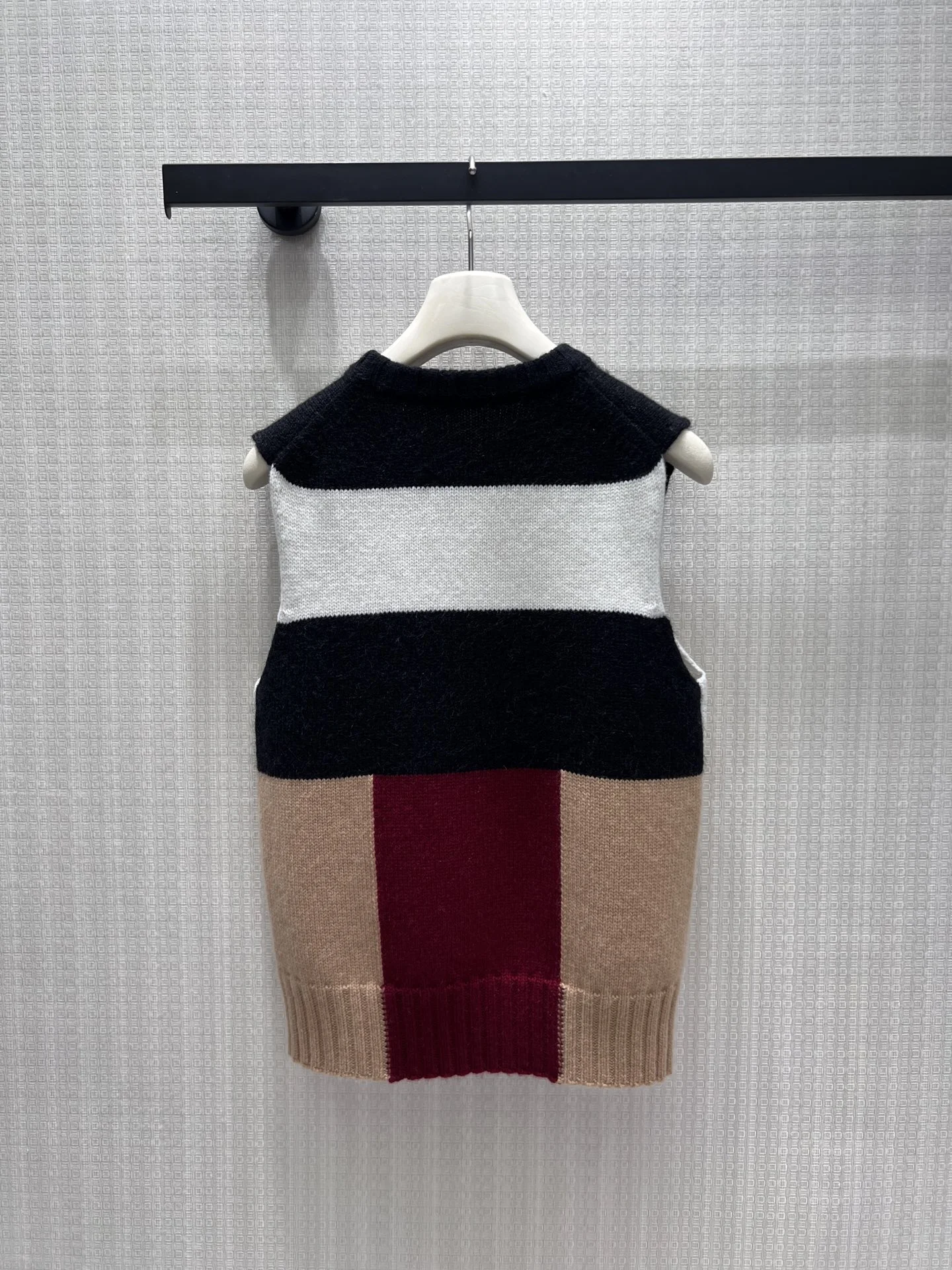CHANEL Sweaters Knit Black-Red-White-Tan 36-40 D05202609061841 - Image 2
