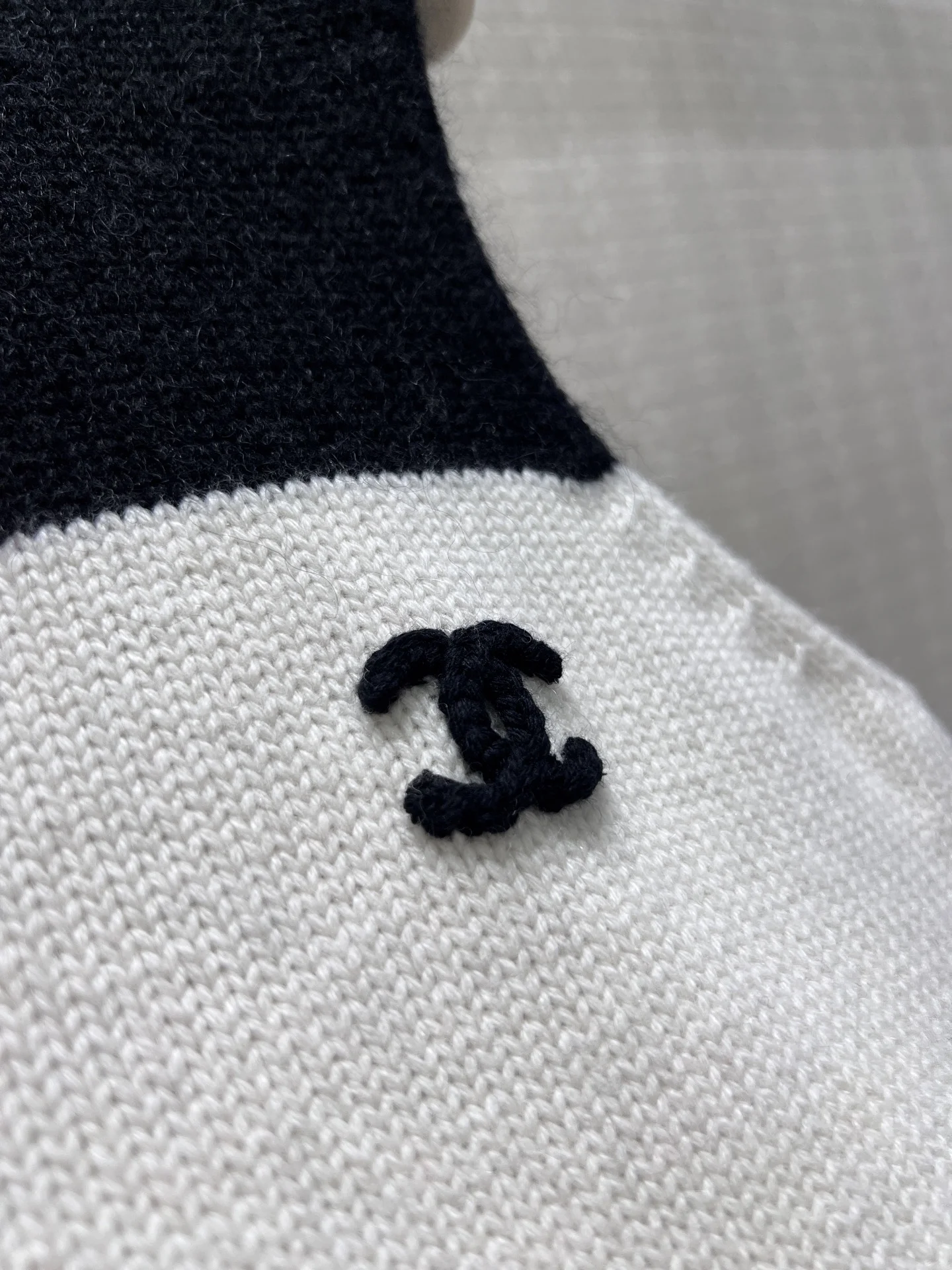 CHANEL Sweaters Knit Black-Red-White-Tan 36-40 D05202609061841 - Image 5