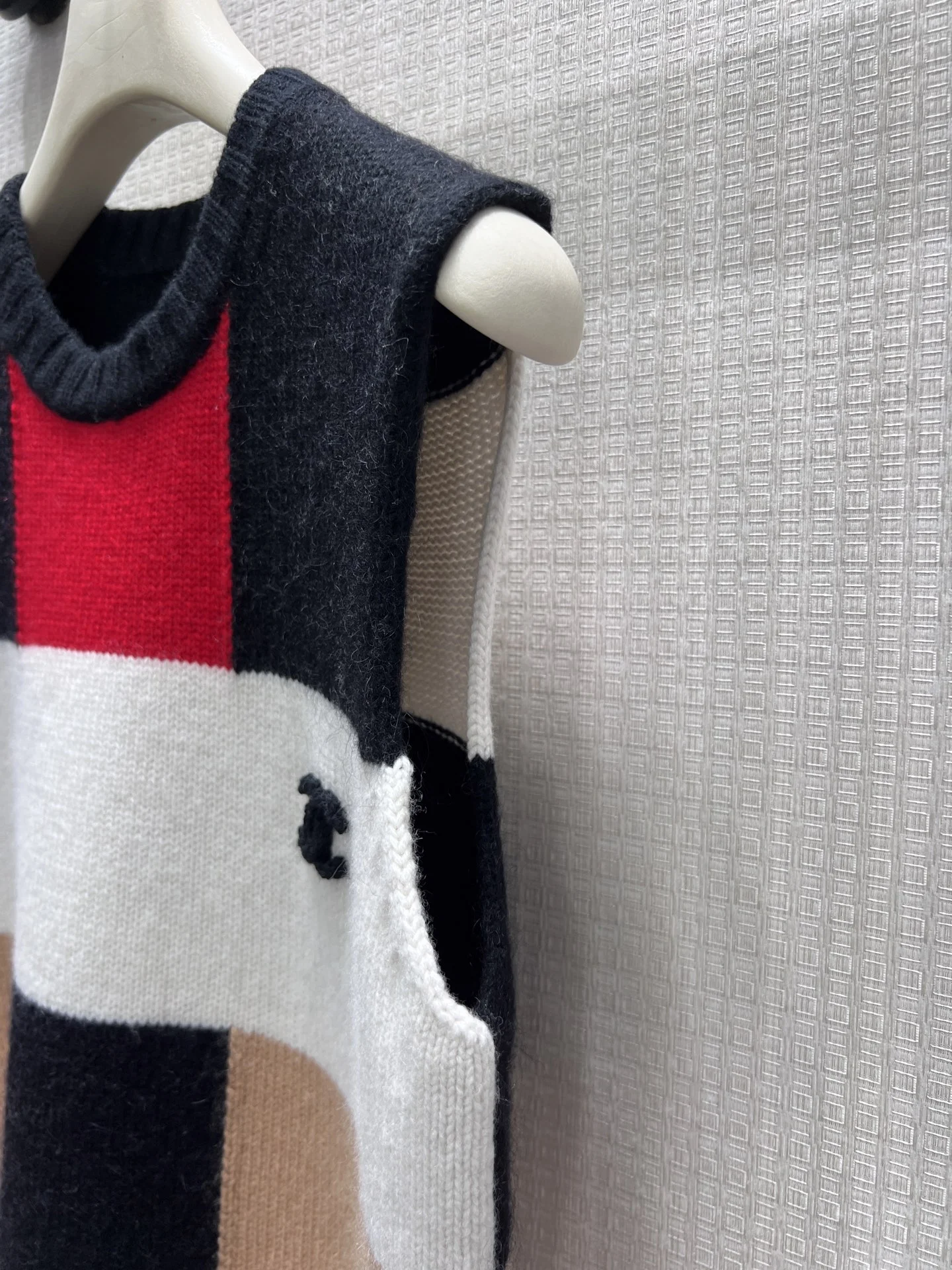 CHANEL Sweaters Knit Black-Red-White-Tan 36-40 D05202609061841 - Image 6